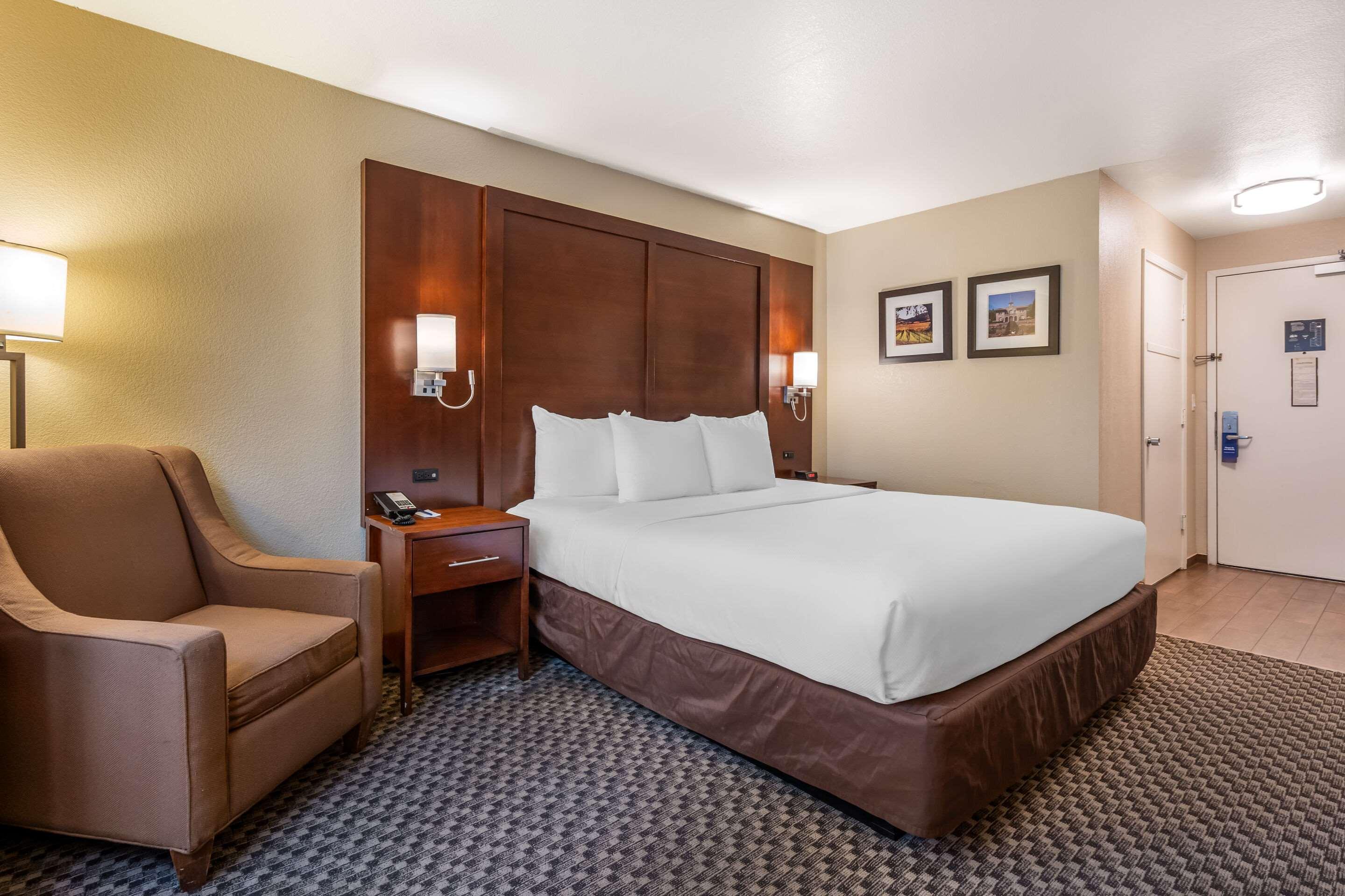 Double King Bed Non Smoking