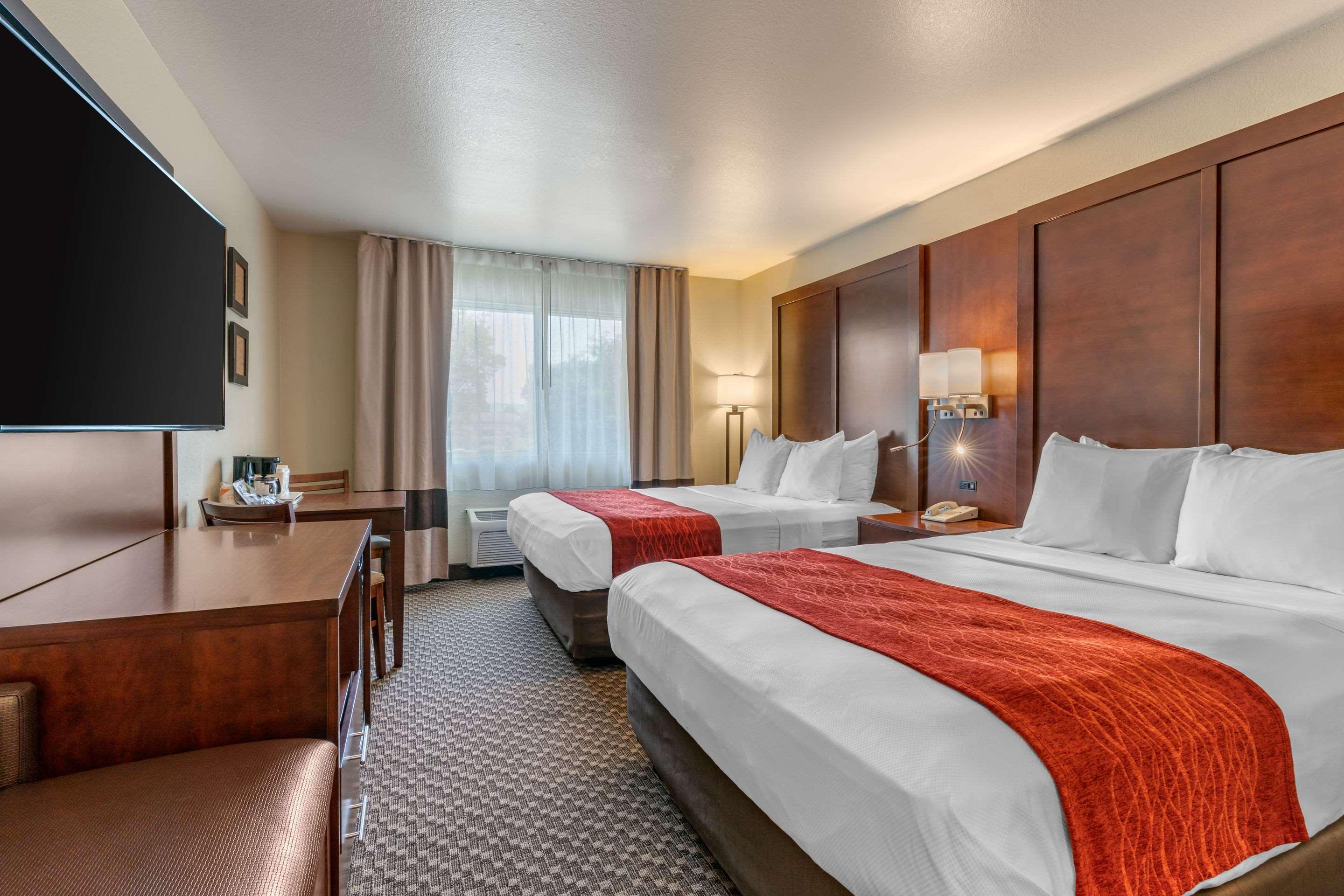 Double Two Queen Beds Non Smoking