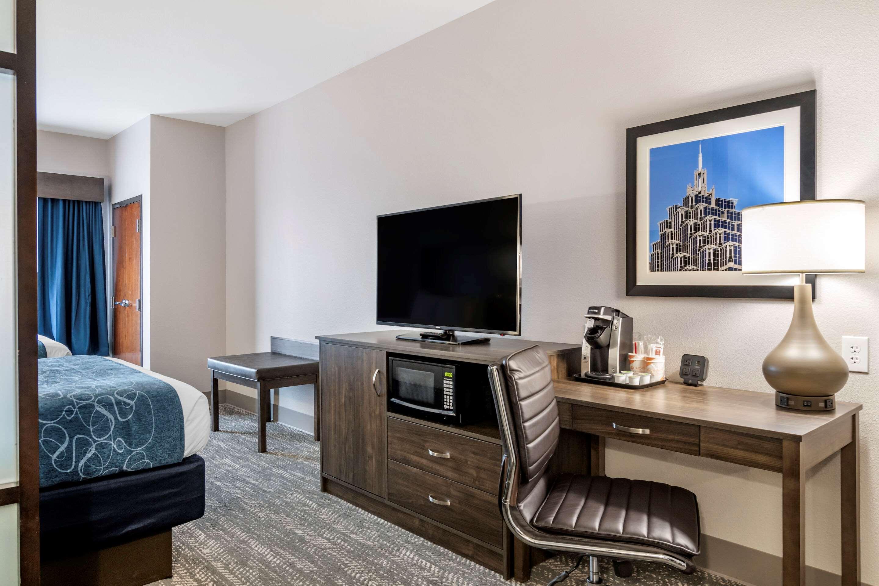 Suite Two Queen Beds Non Smoking