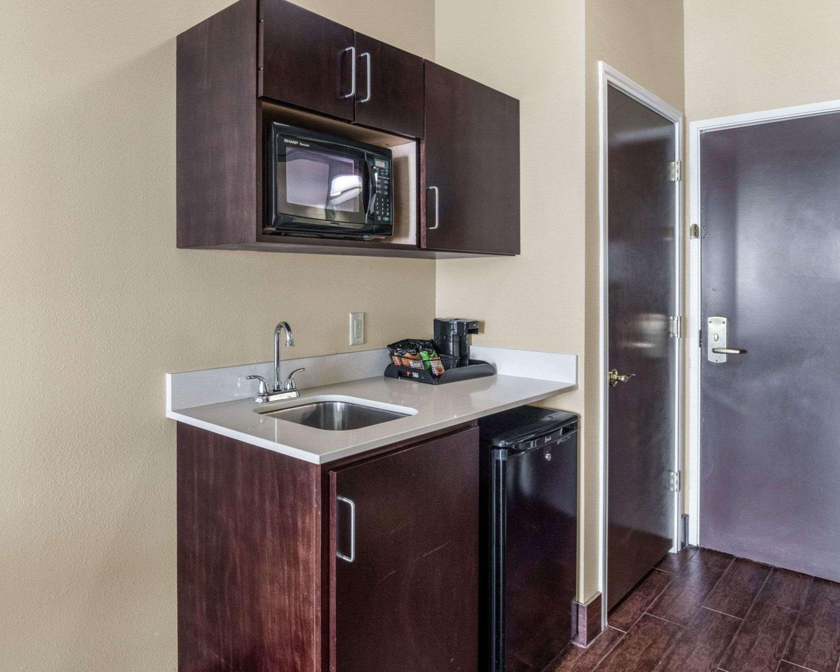 Suite Two Queen Beds Non Smoking