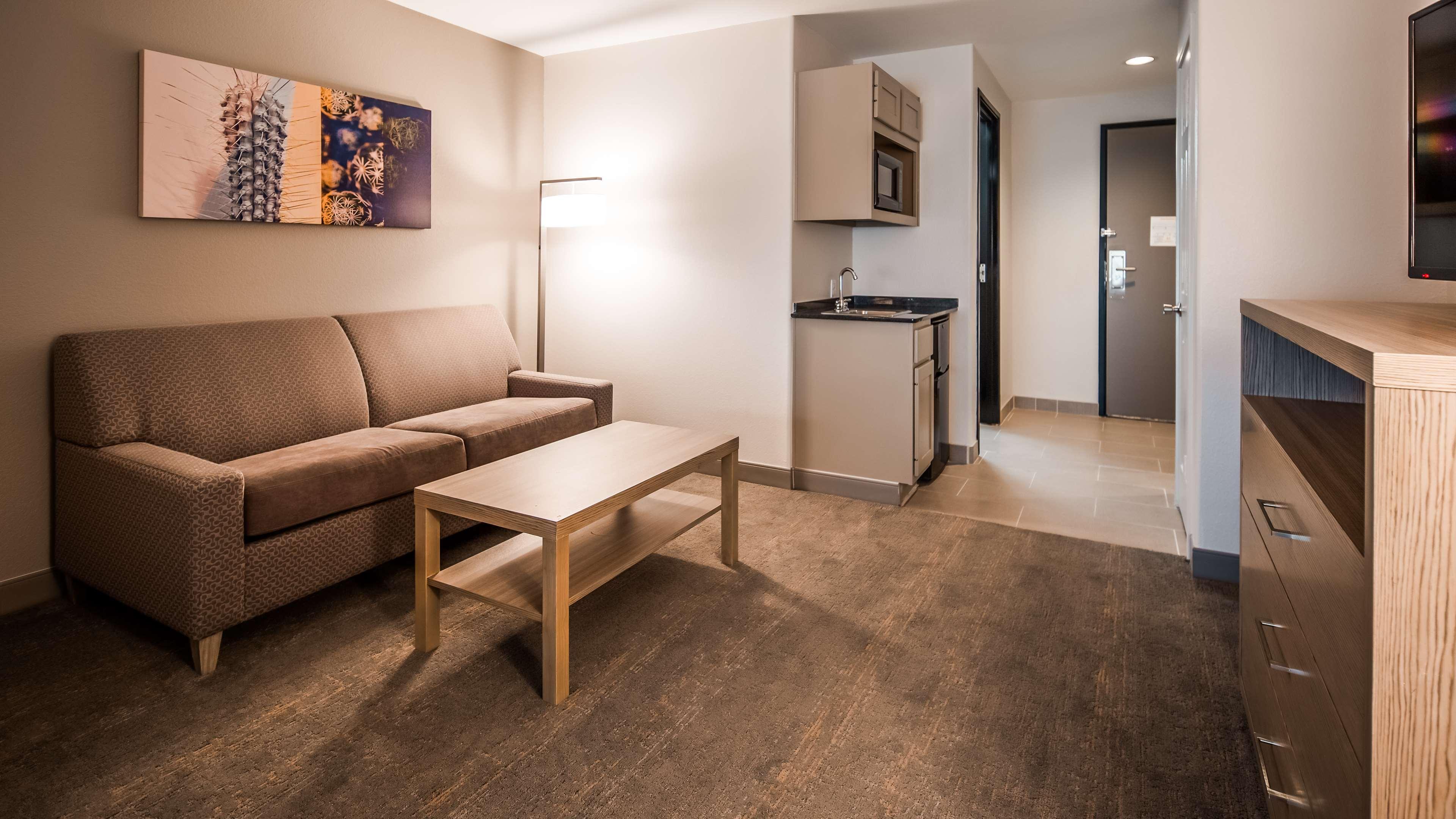 Suite Two Queen Beds Non Smoking