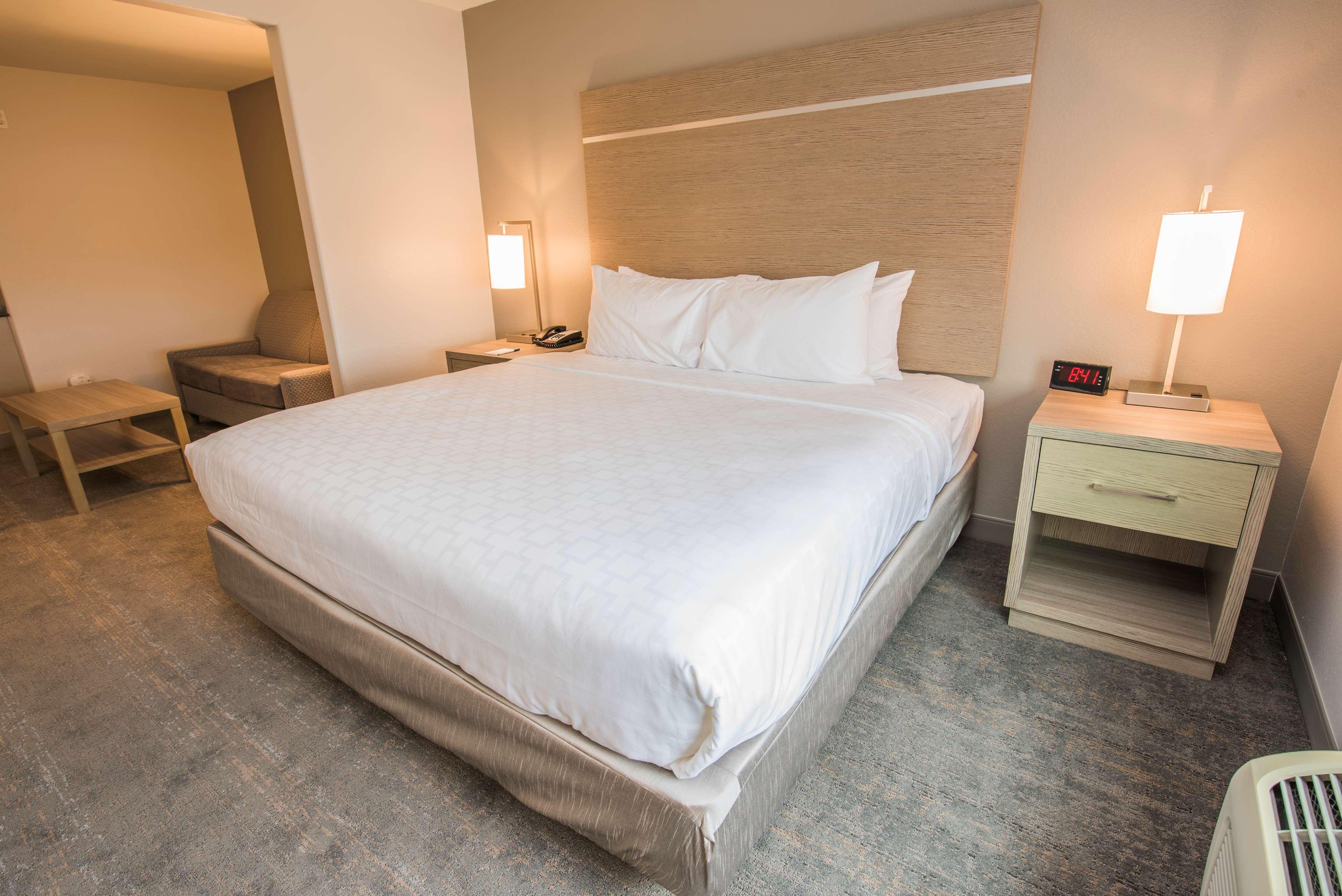 Room King Bed Non Smoking