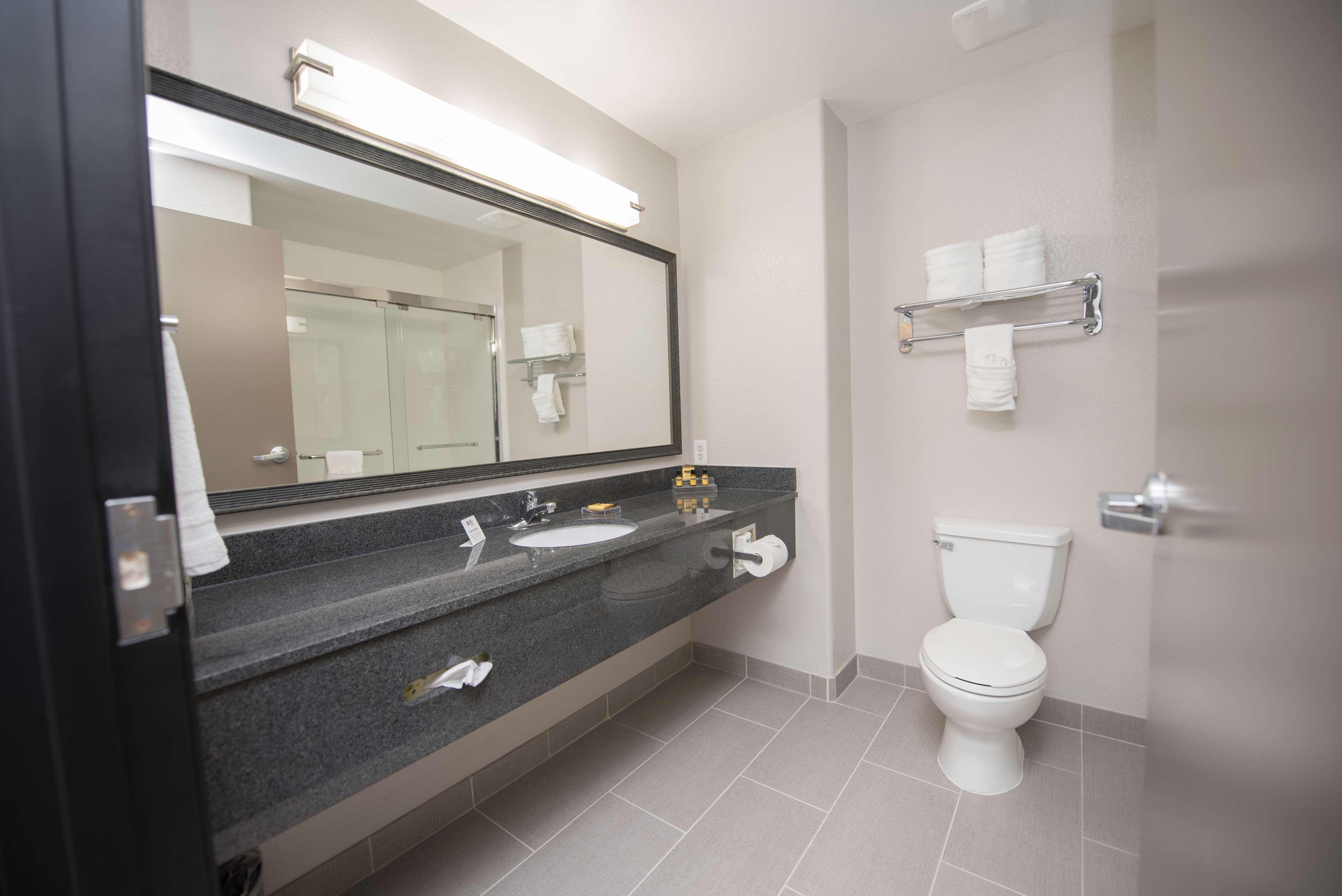 Suite Two Queen Beds Non Smoking