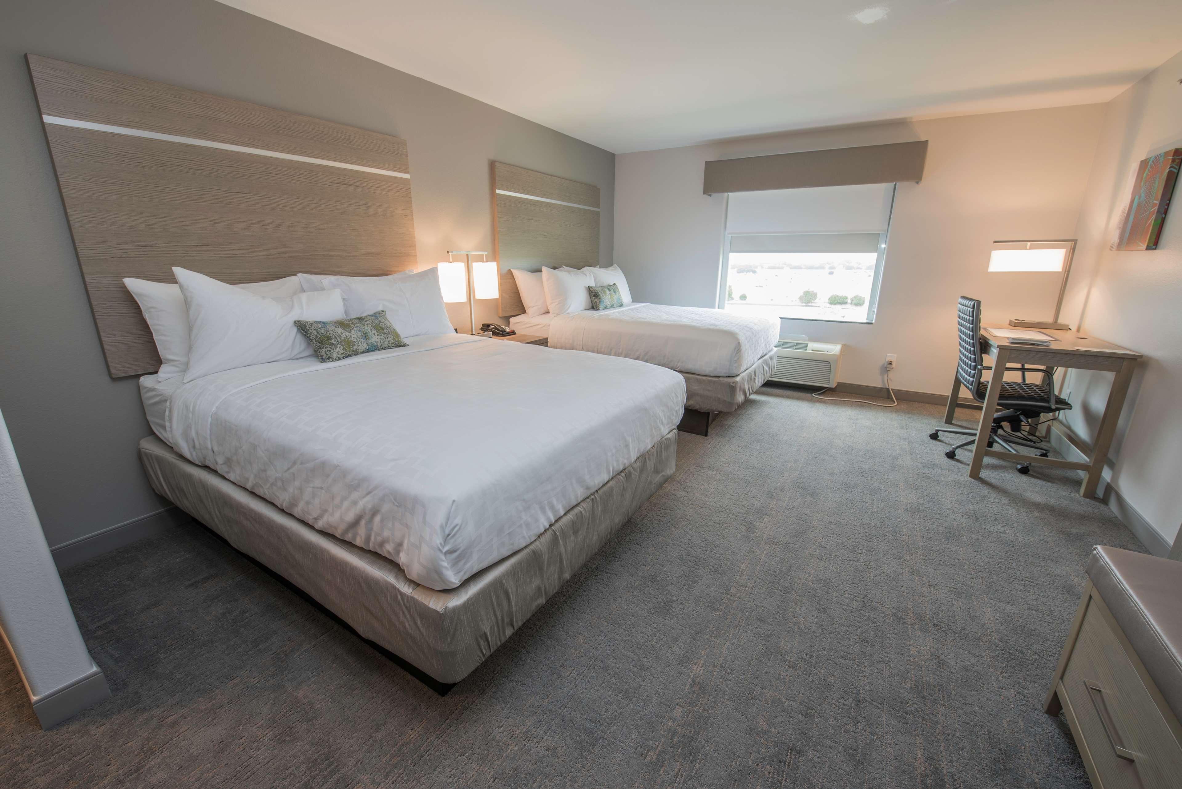 Suite Two Queen Beds Non Smoking