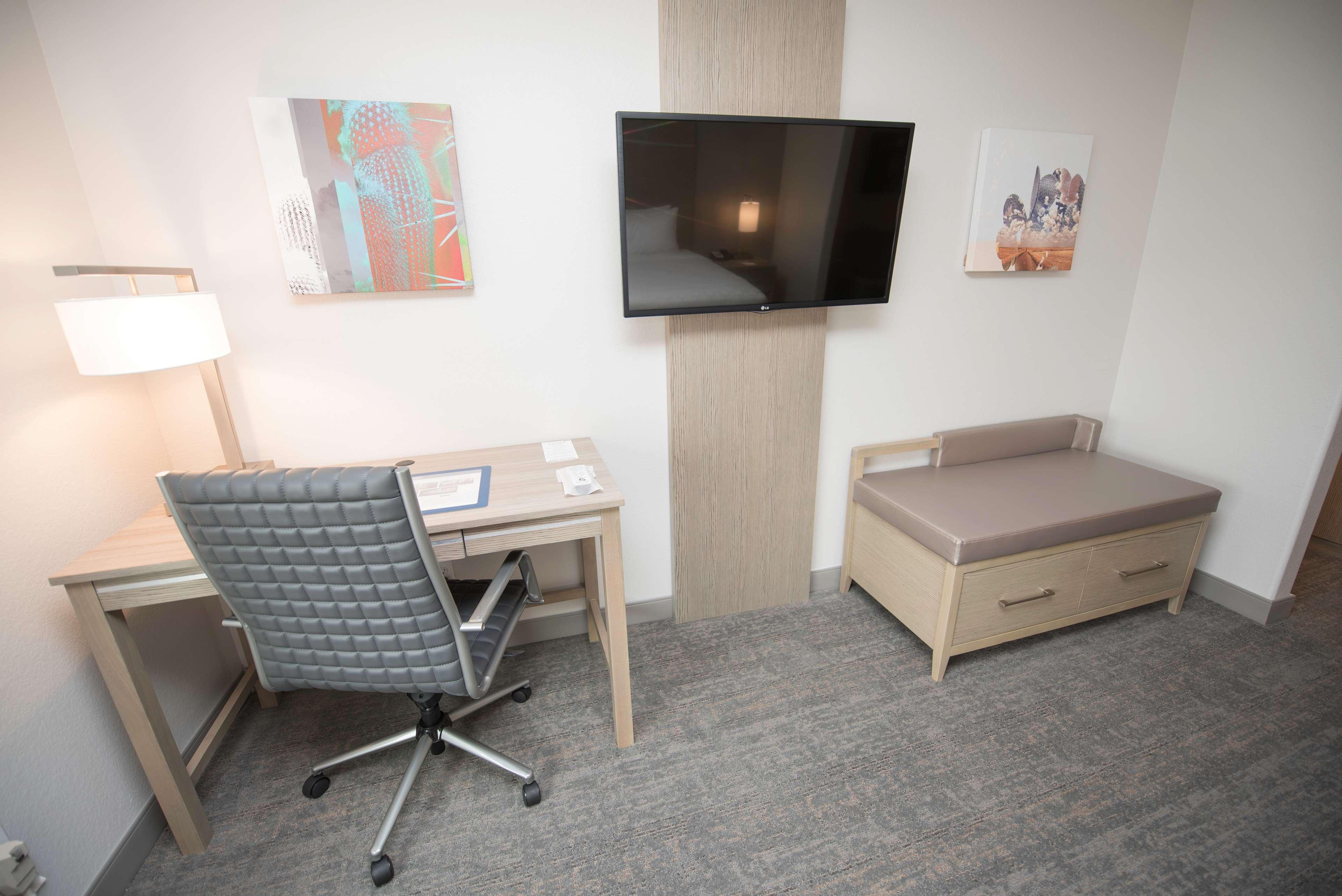 Suite Two Queen Beds Non Smoking