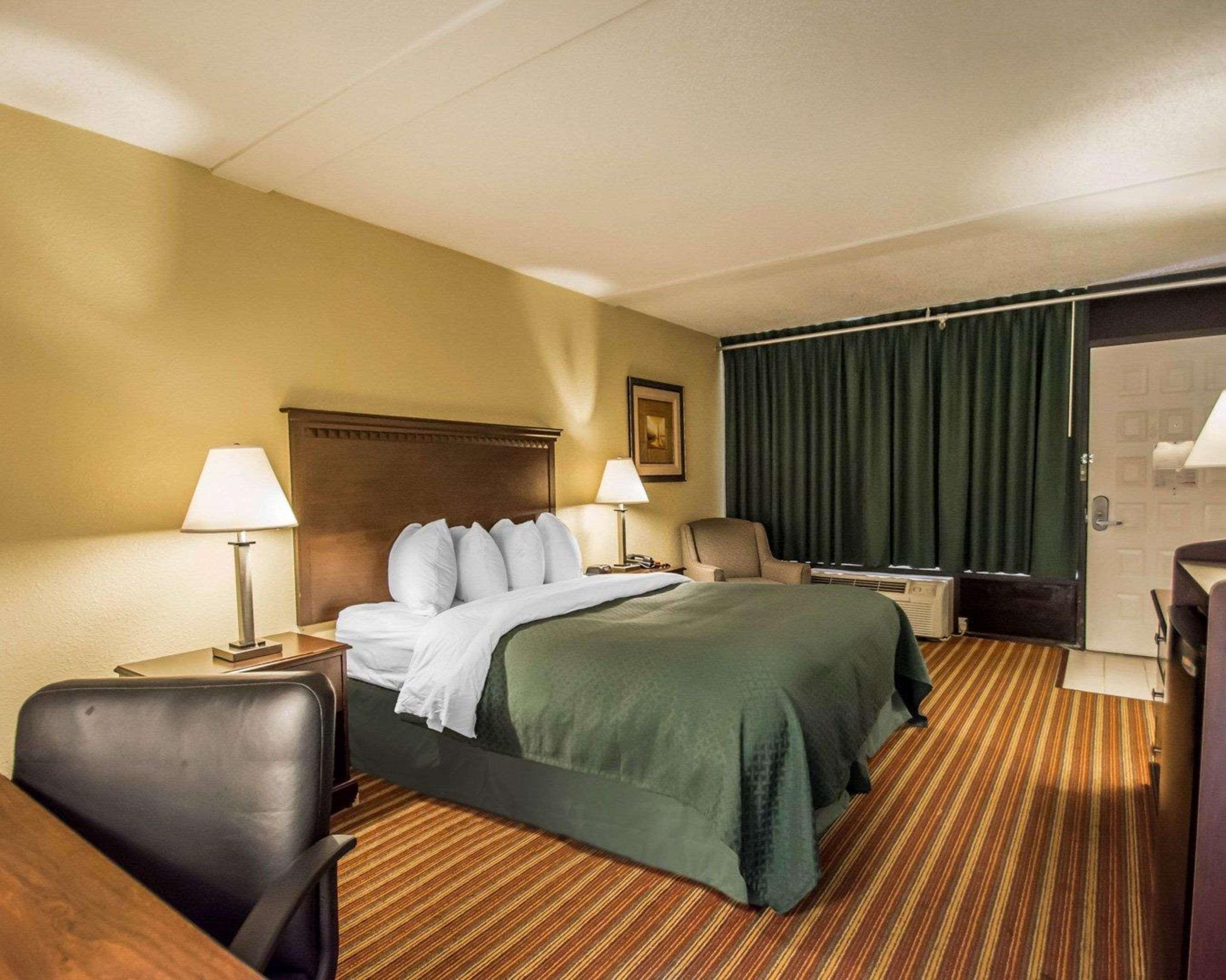 Double Queen Bed Non Smoking