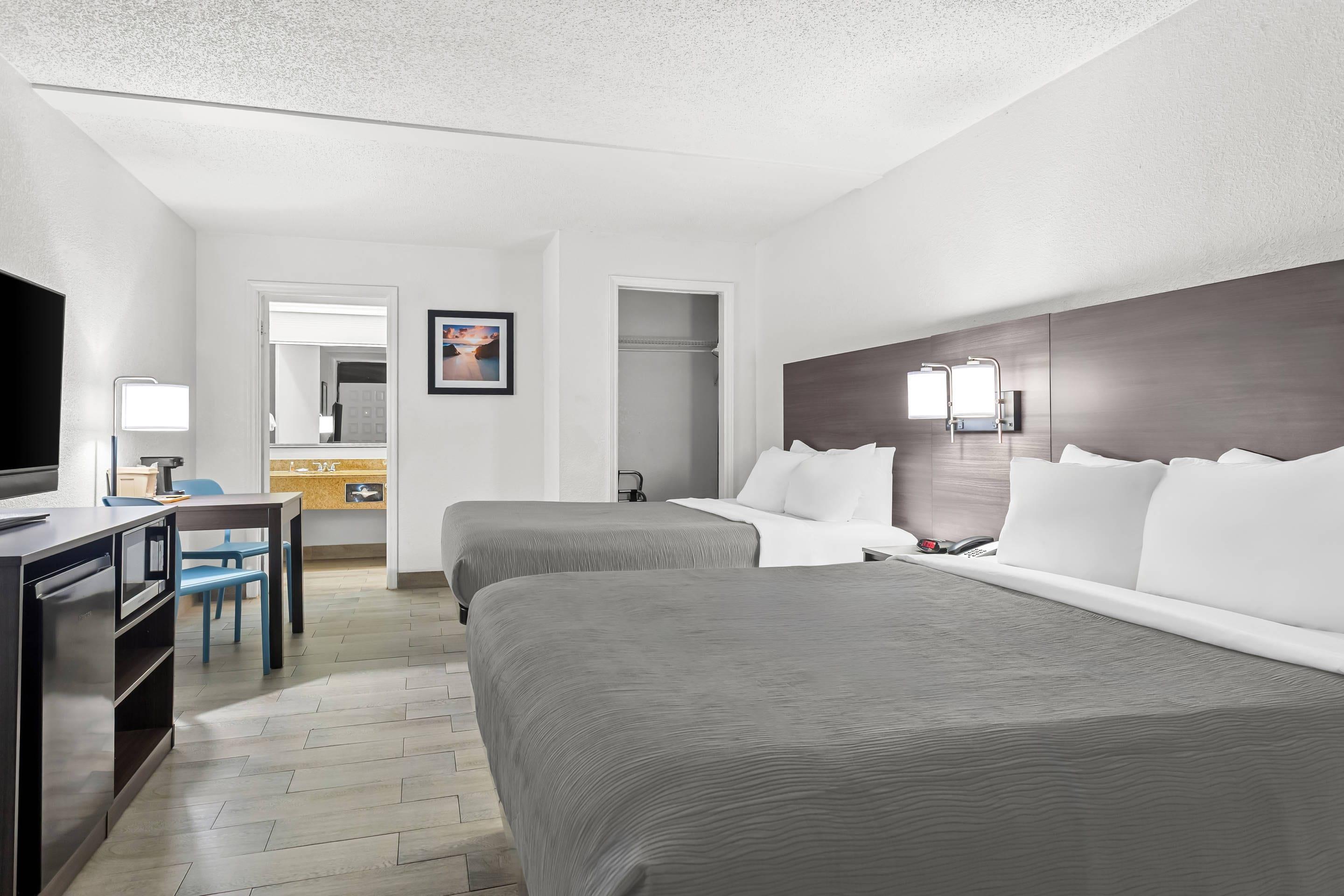 Double Two Queen Beds Non Smoking