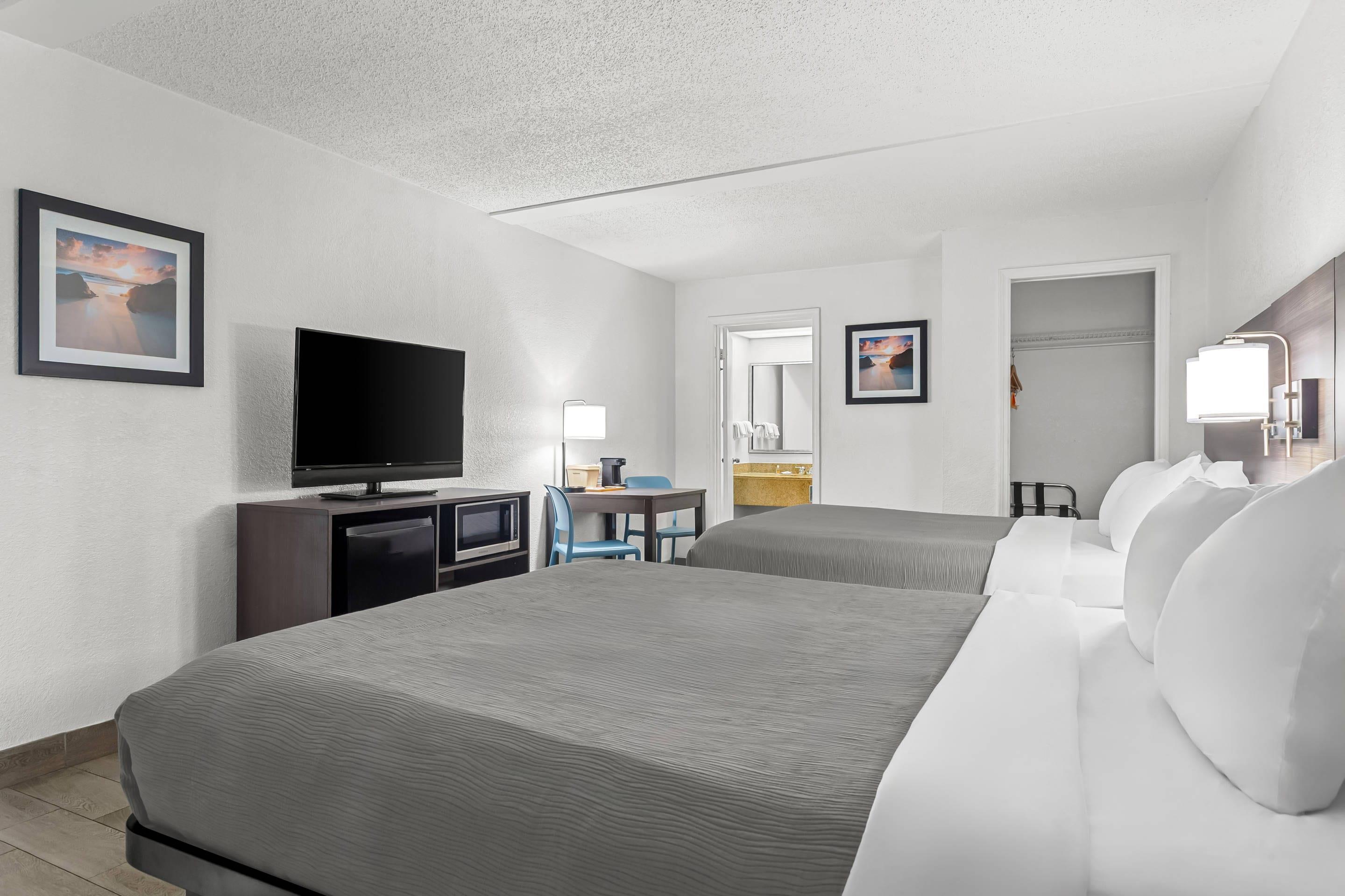 Double Two Queen Beds Non Smoking