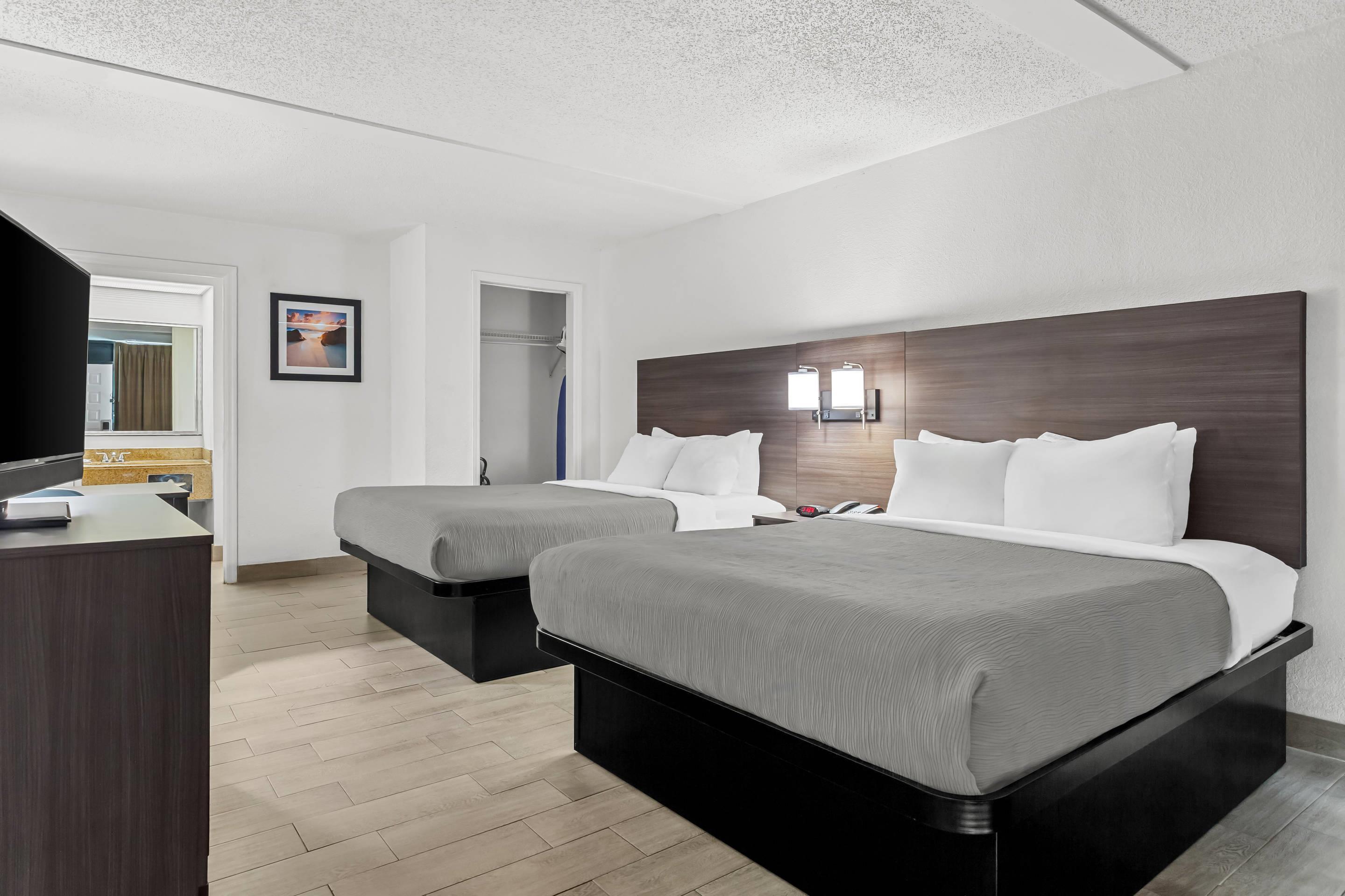 Double Two Queen Beds Non Smoking