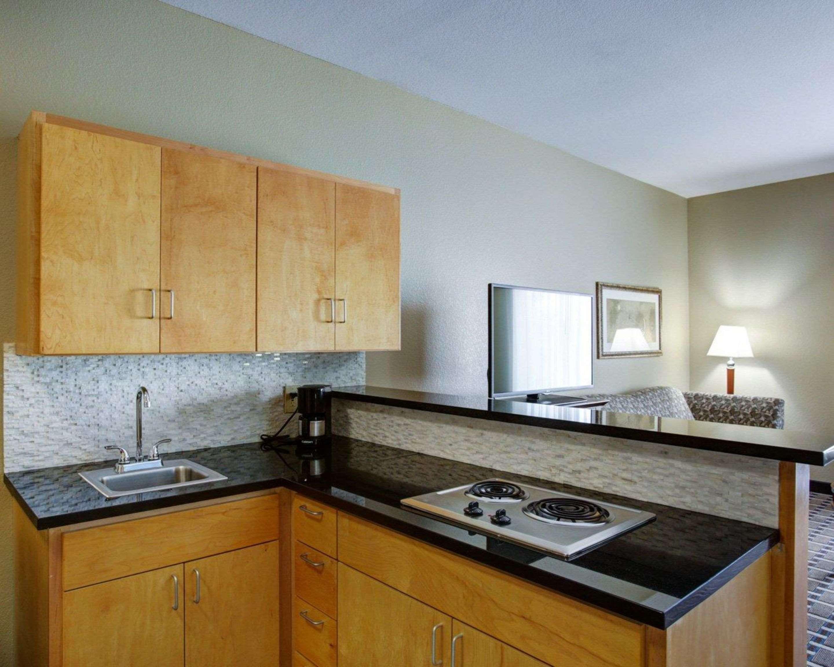 Suite Two Queen Beds Non Smoking