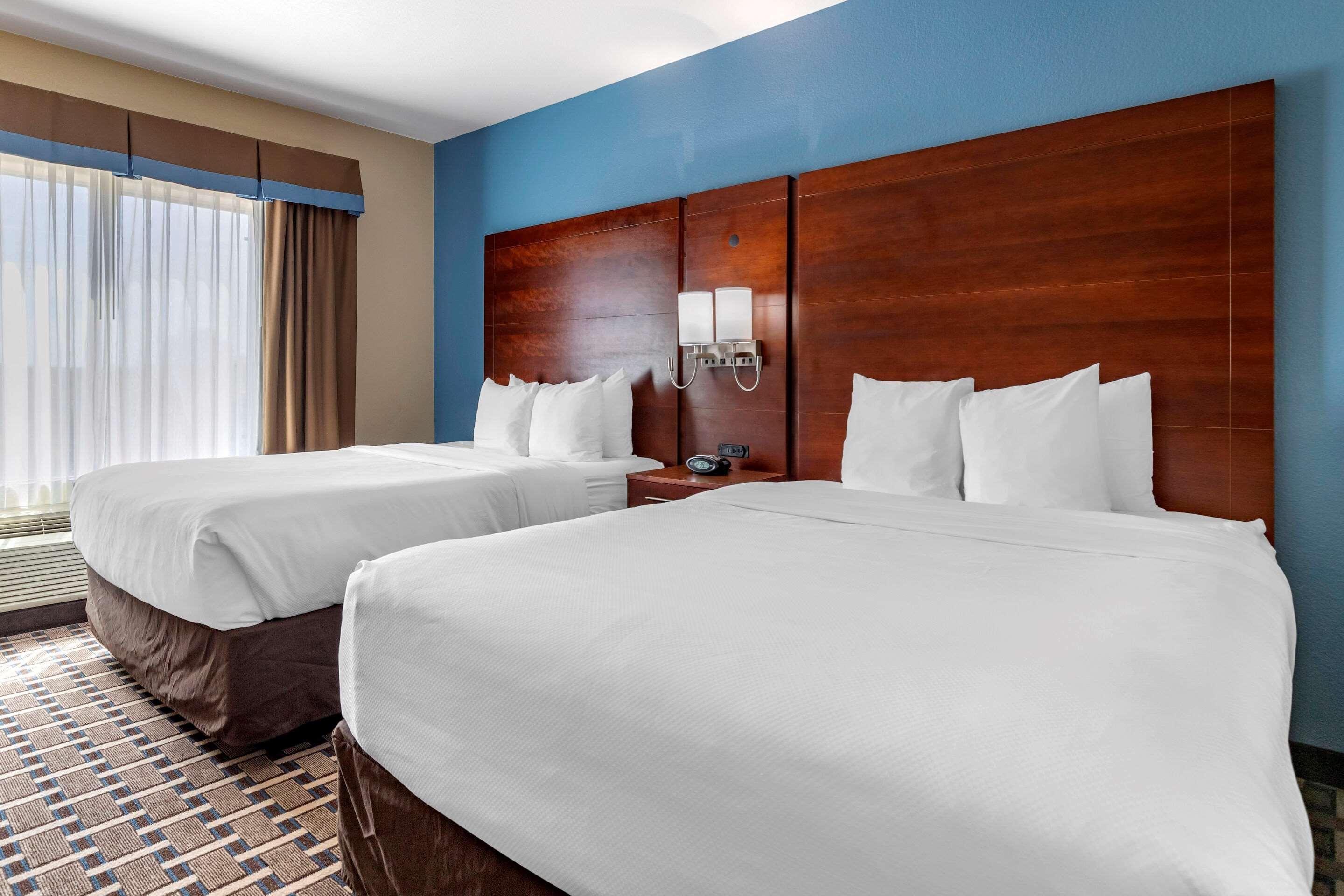 Suite Two Queen Beds