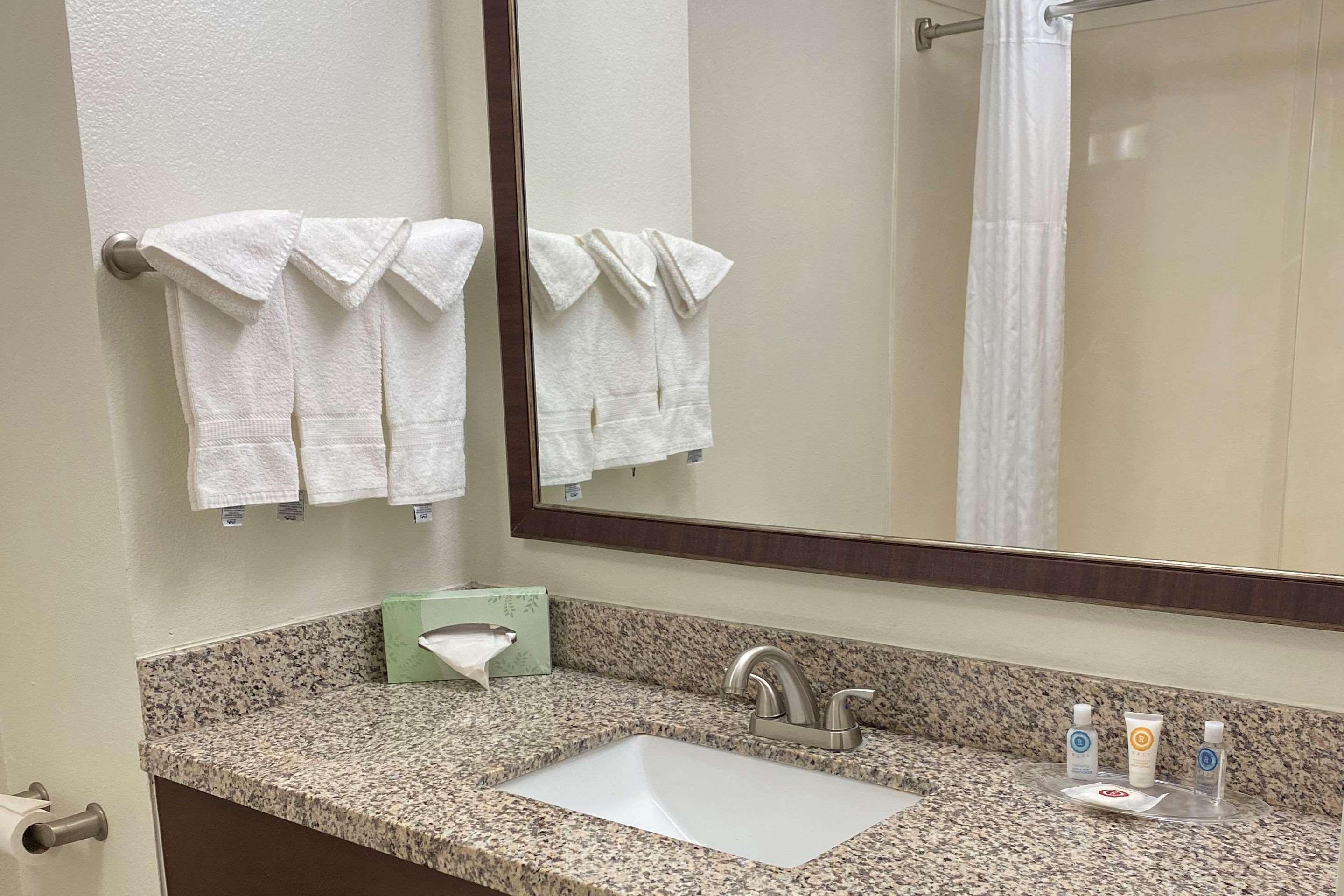 Suite Two Queen Beds Non Smoking