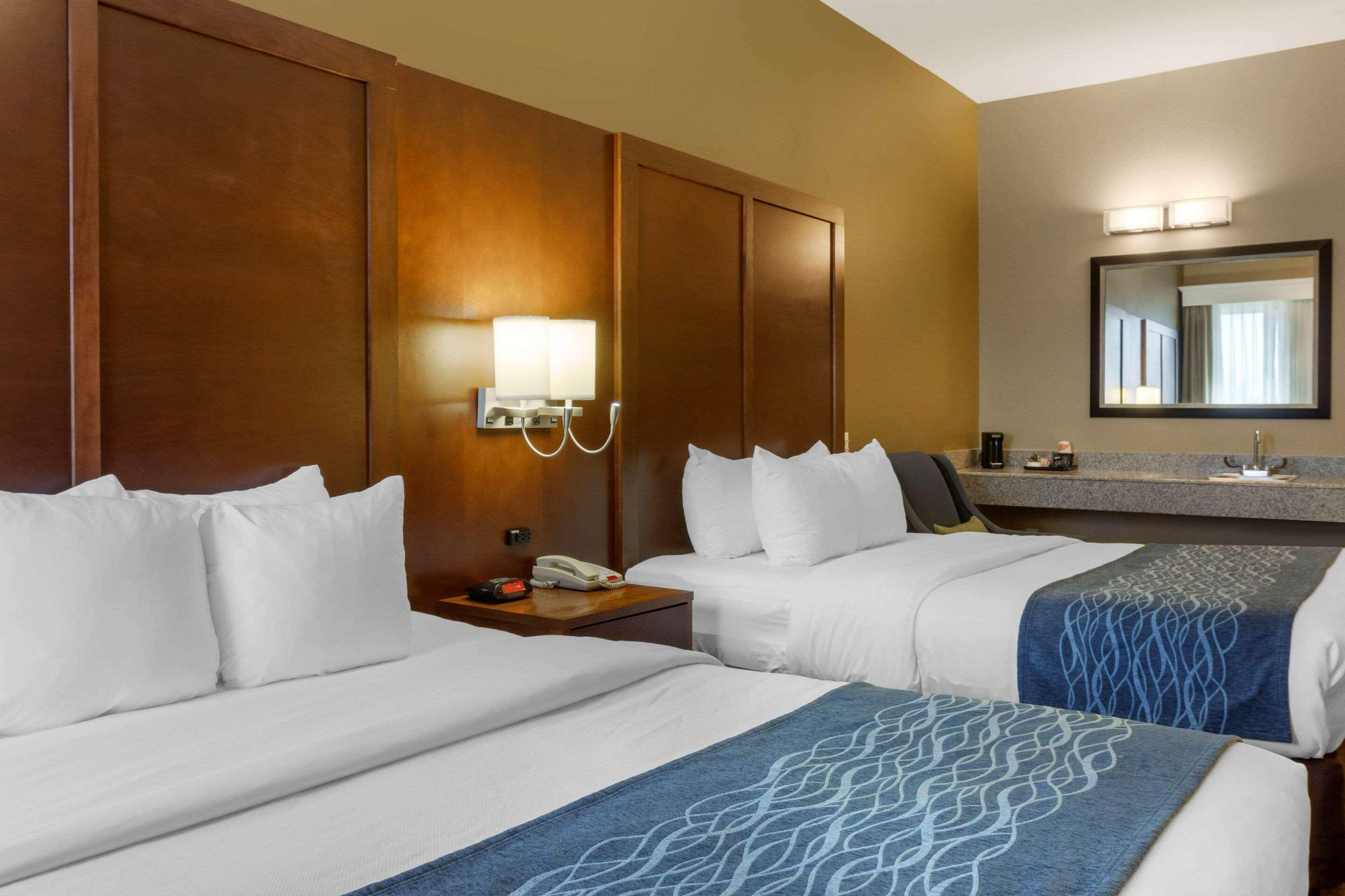 Quadruple Two Queen Beds