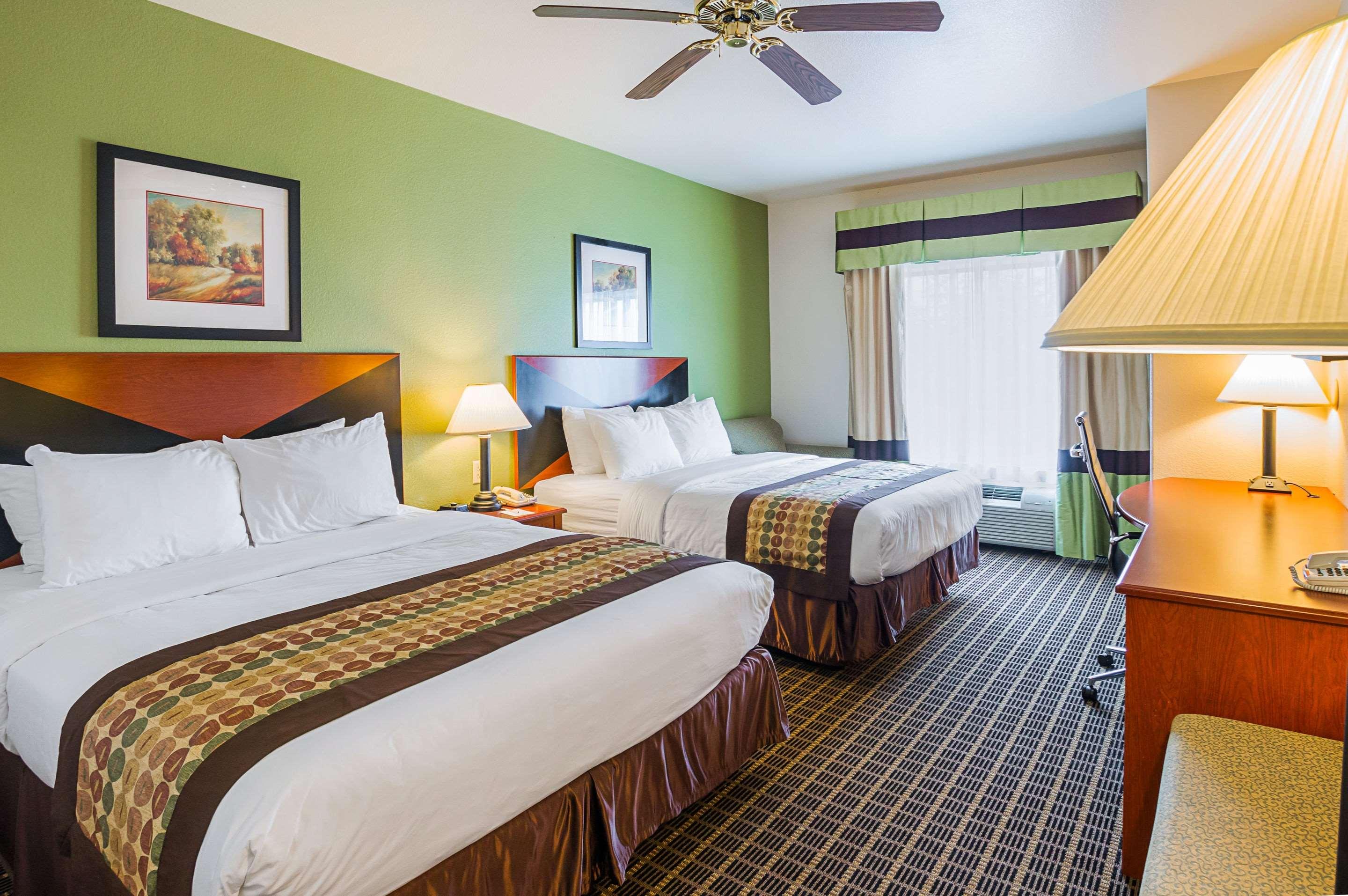 Double Two Queen Beds Non Smoking