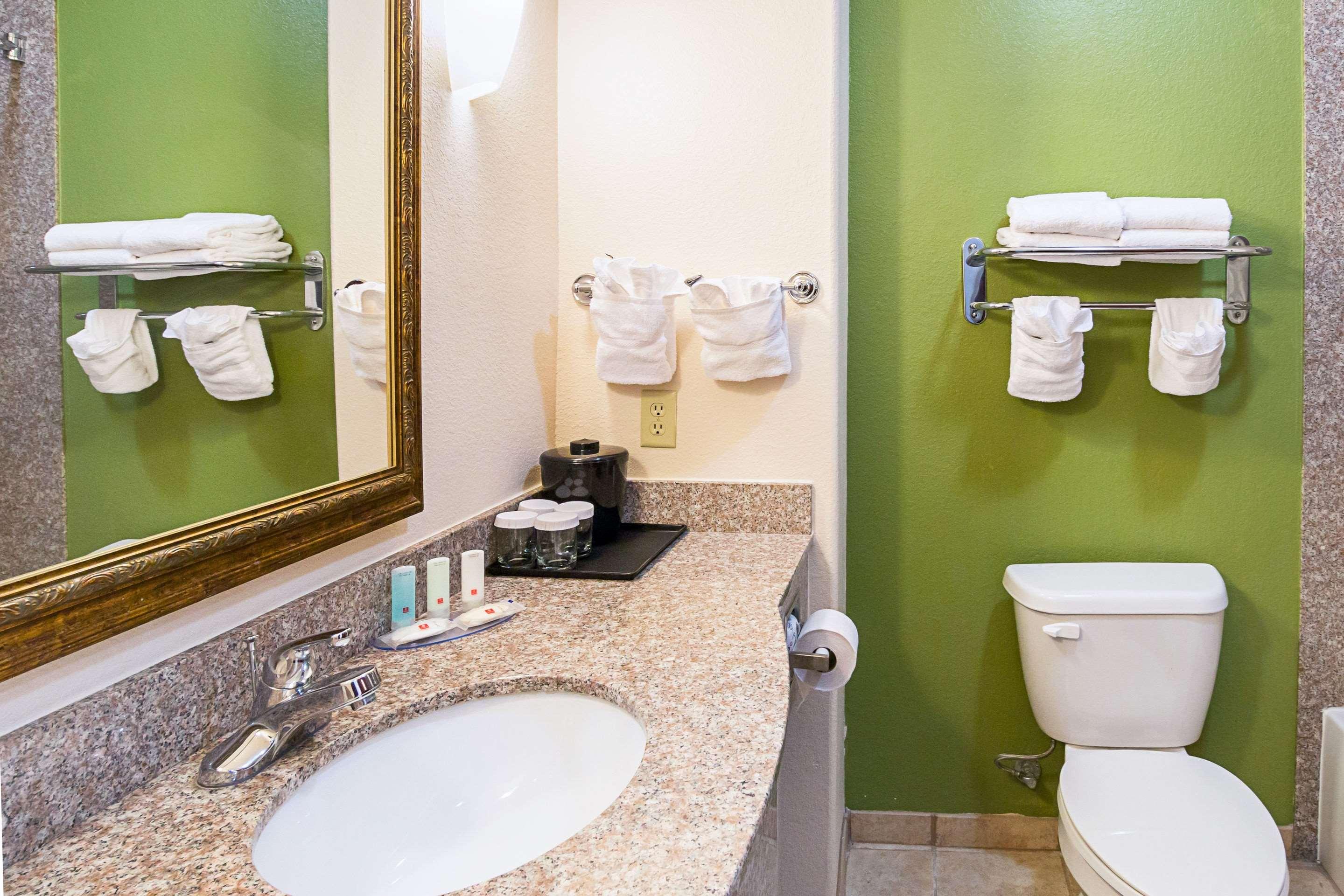 Double Two Queen Beds Non Smoking