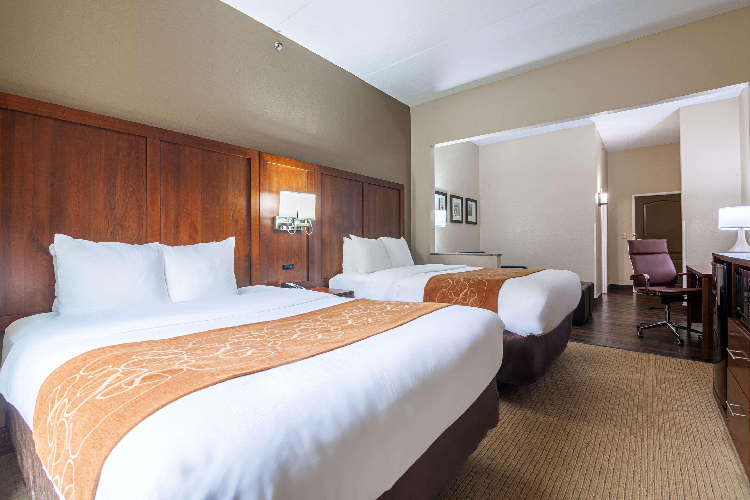 Suite Two Queen Beds