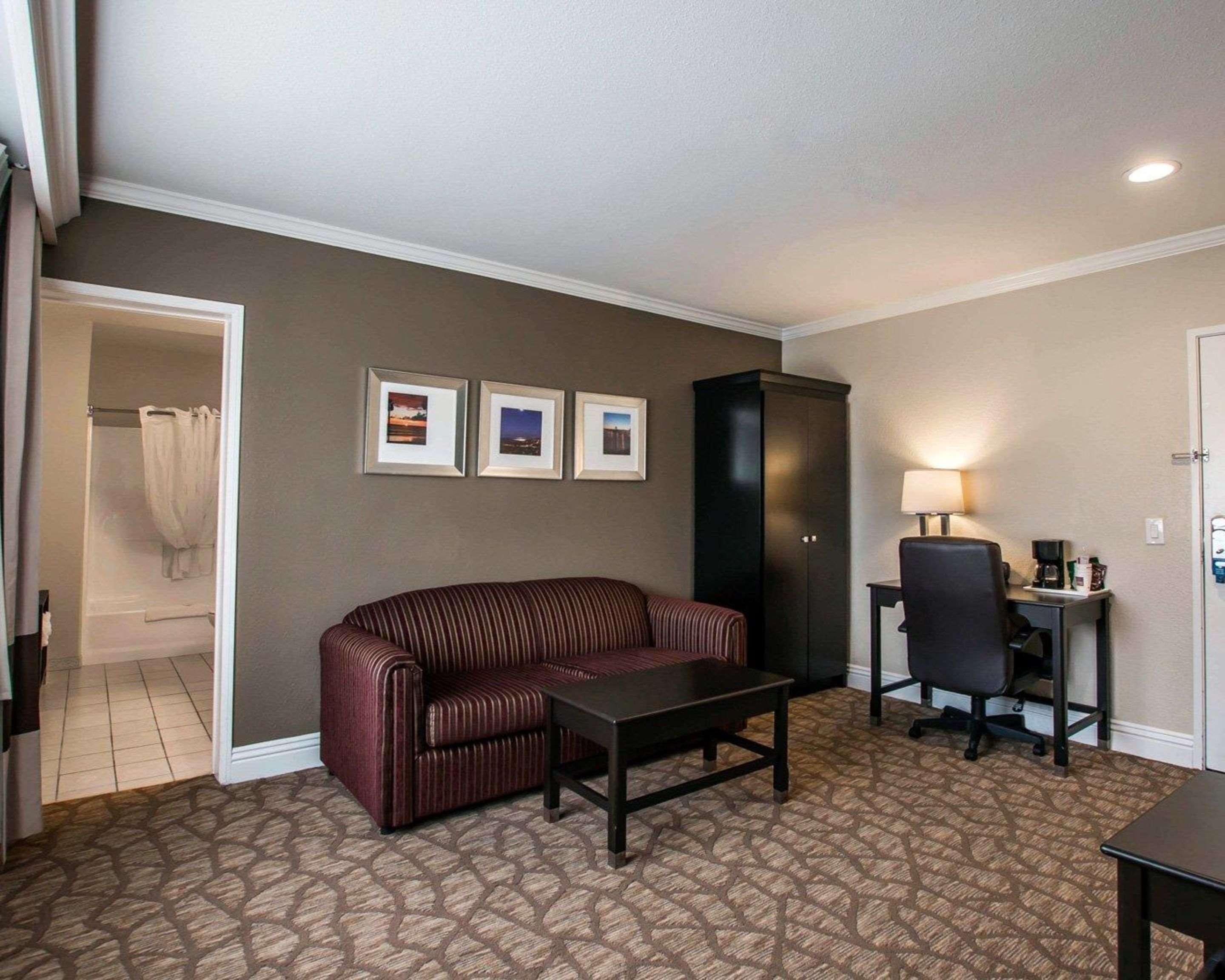 Suite Two Queen Beds