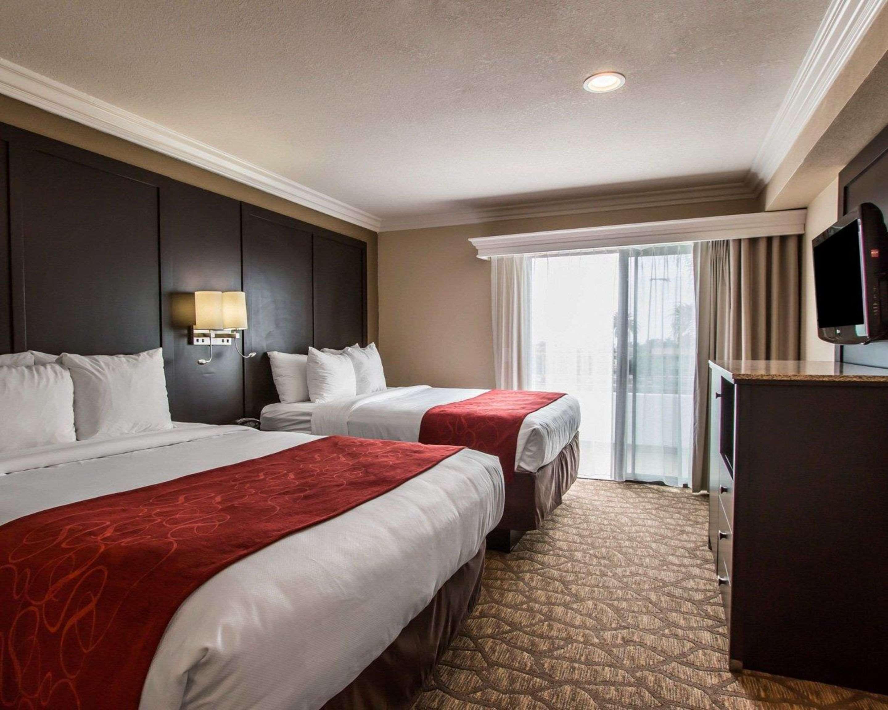 Suite Two Queen Beds Non Smoking