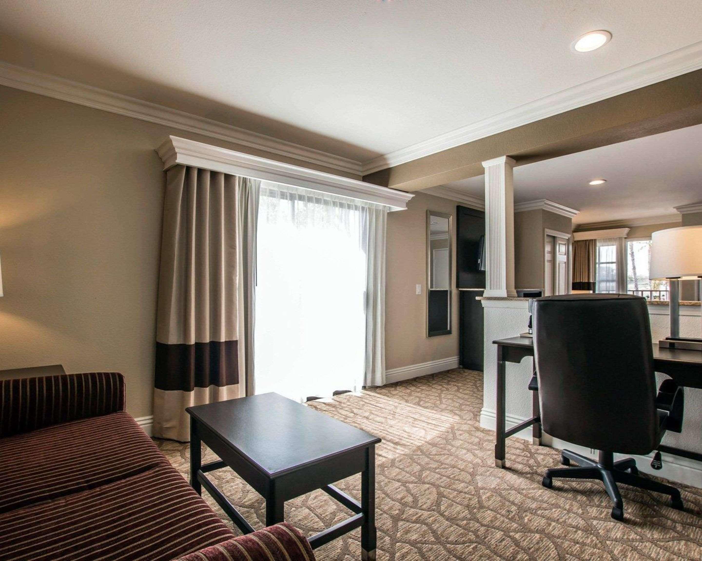 Suite Two Queen Beds