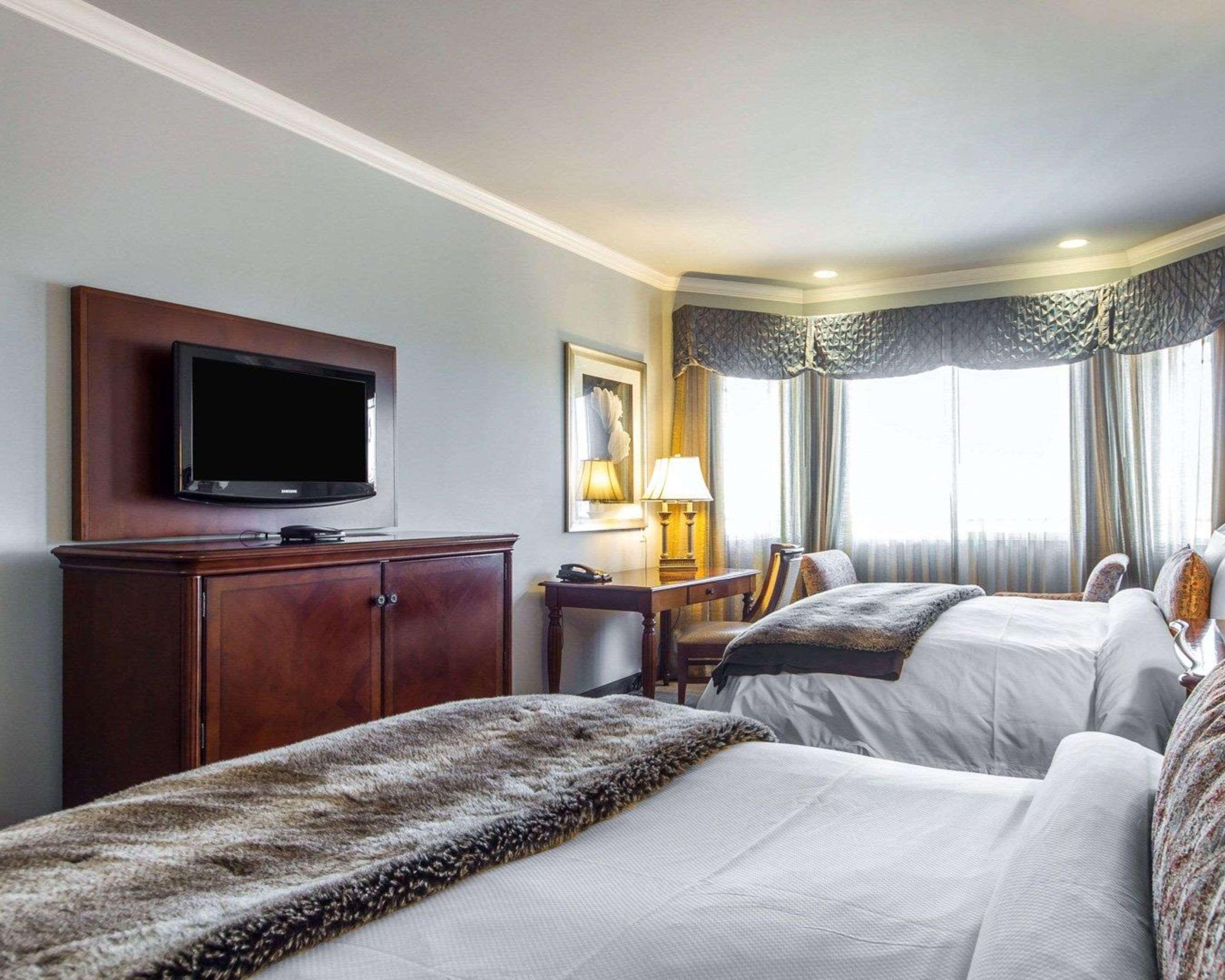 Double Two Queen Beds Non Smoking