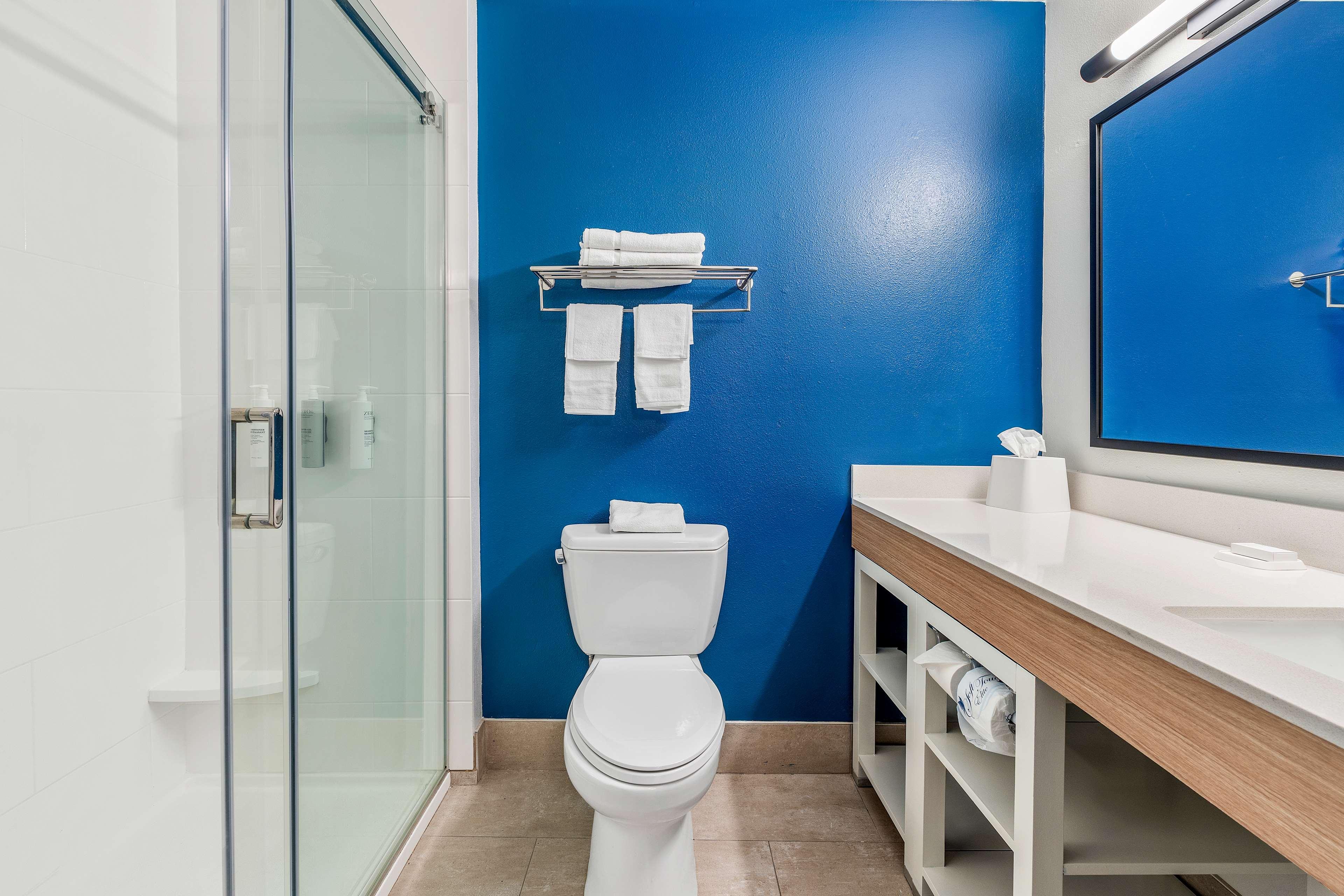 Studio King Size Bed