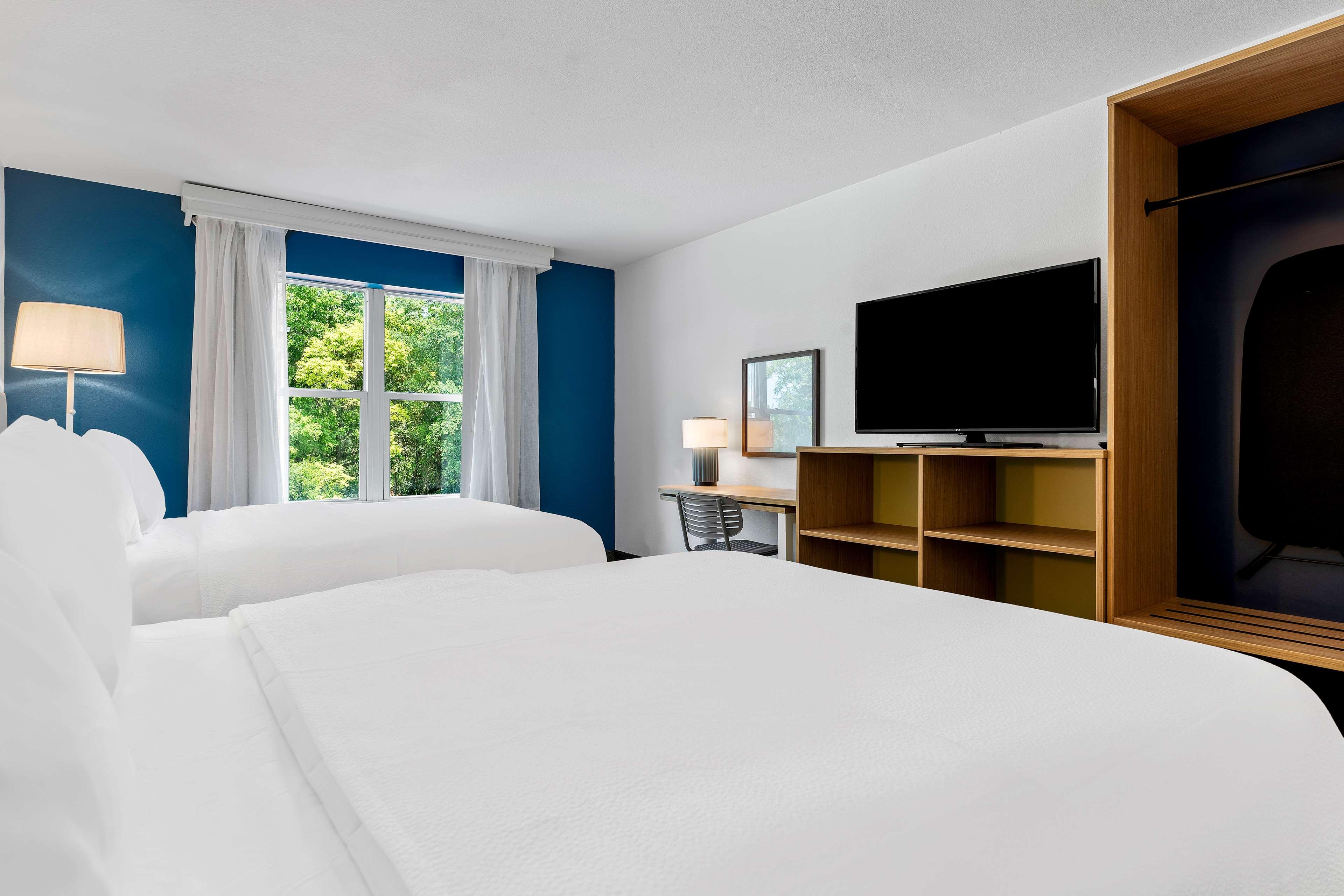 Twin Accessible-two Queen Beds