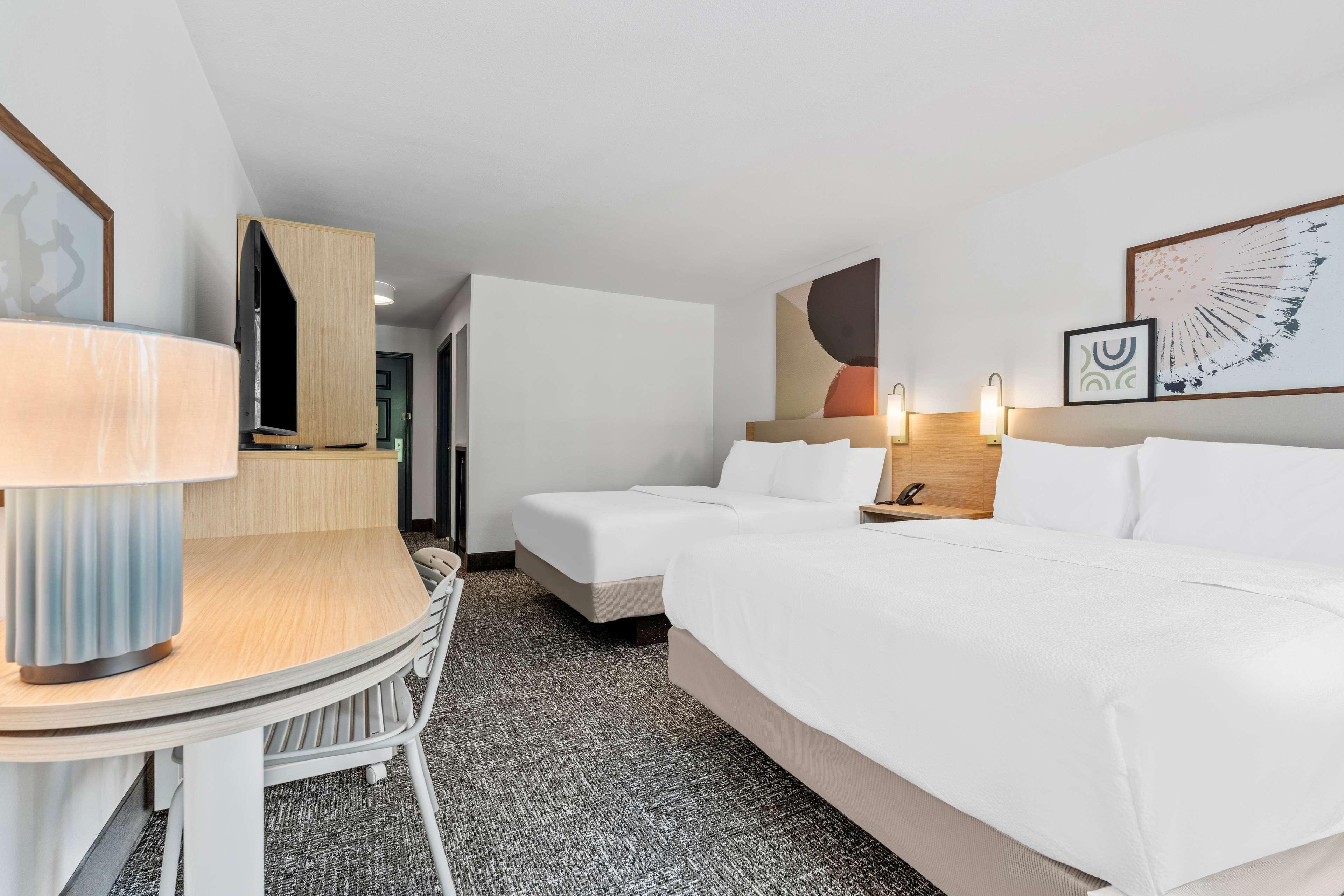 Twin Accessible-two Queen Beds