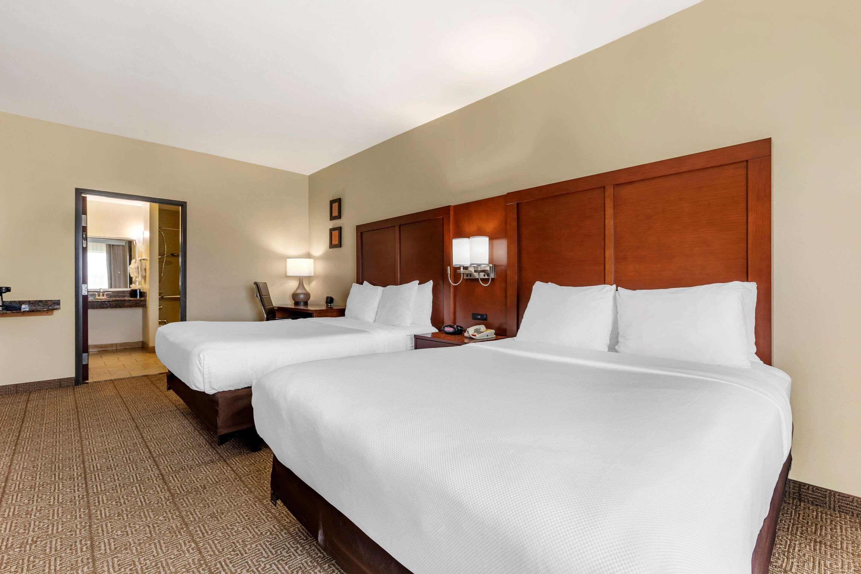 Suite Two Queen Beds Non Smoking