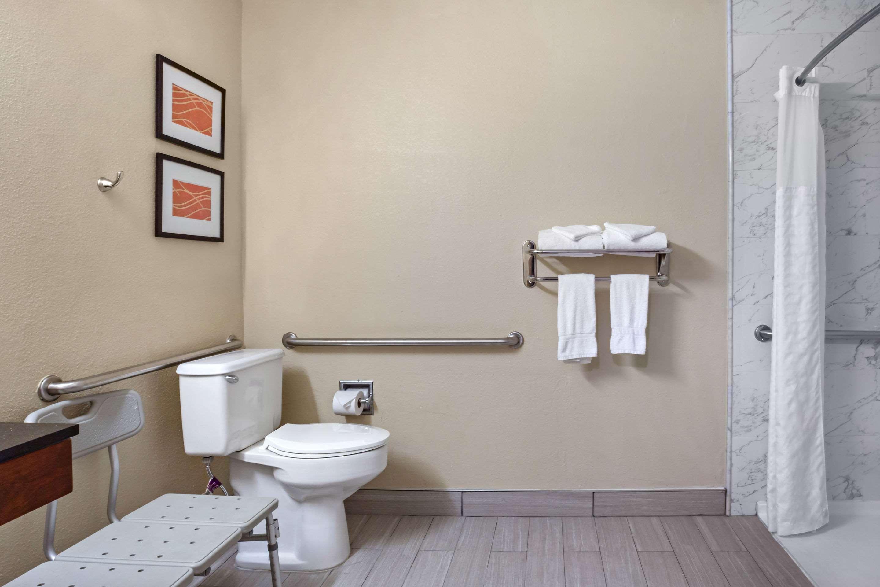 Room Accessible King Size Bed