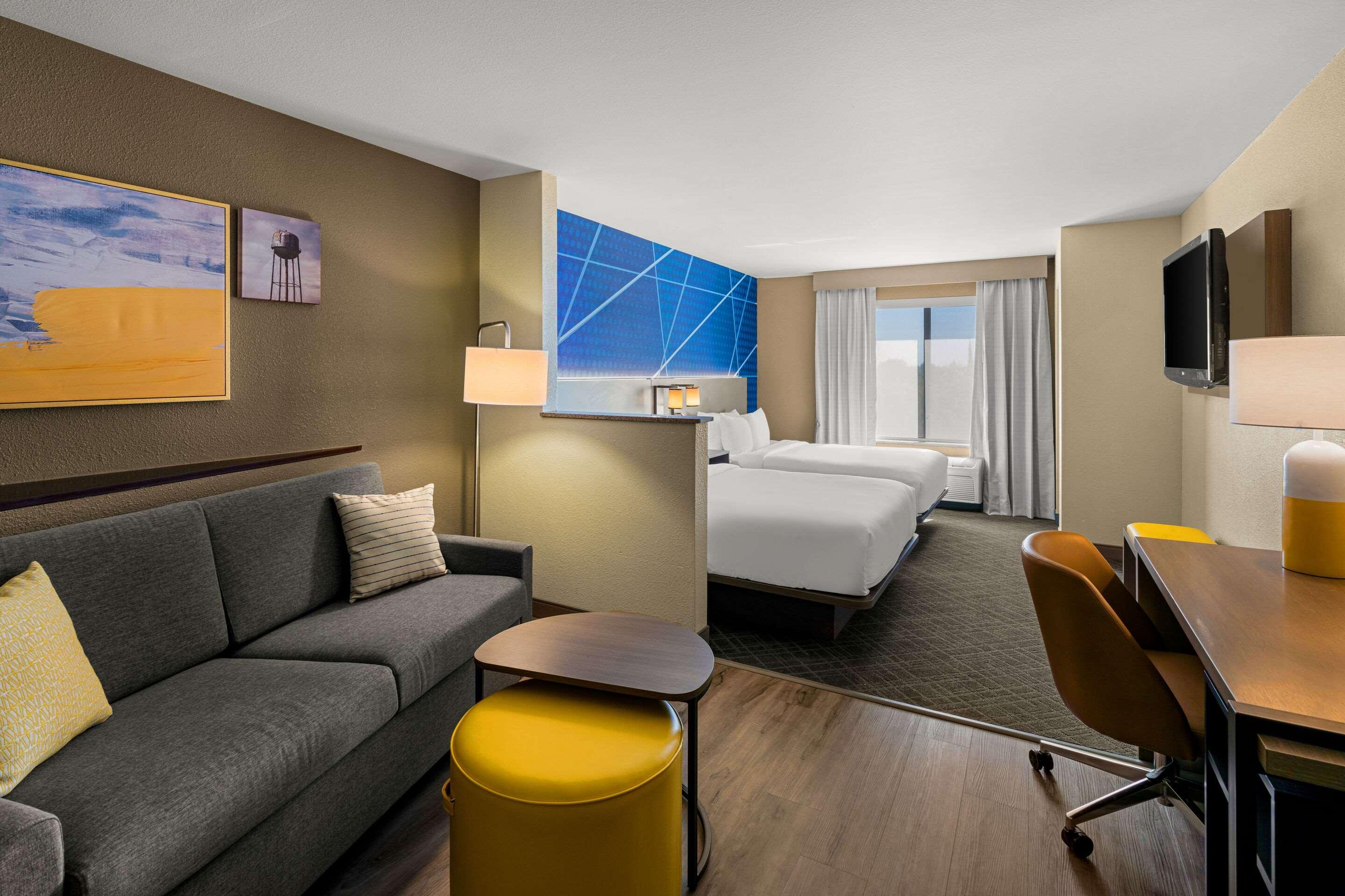 Suite Two Queen Beds Non Smoking