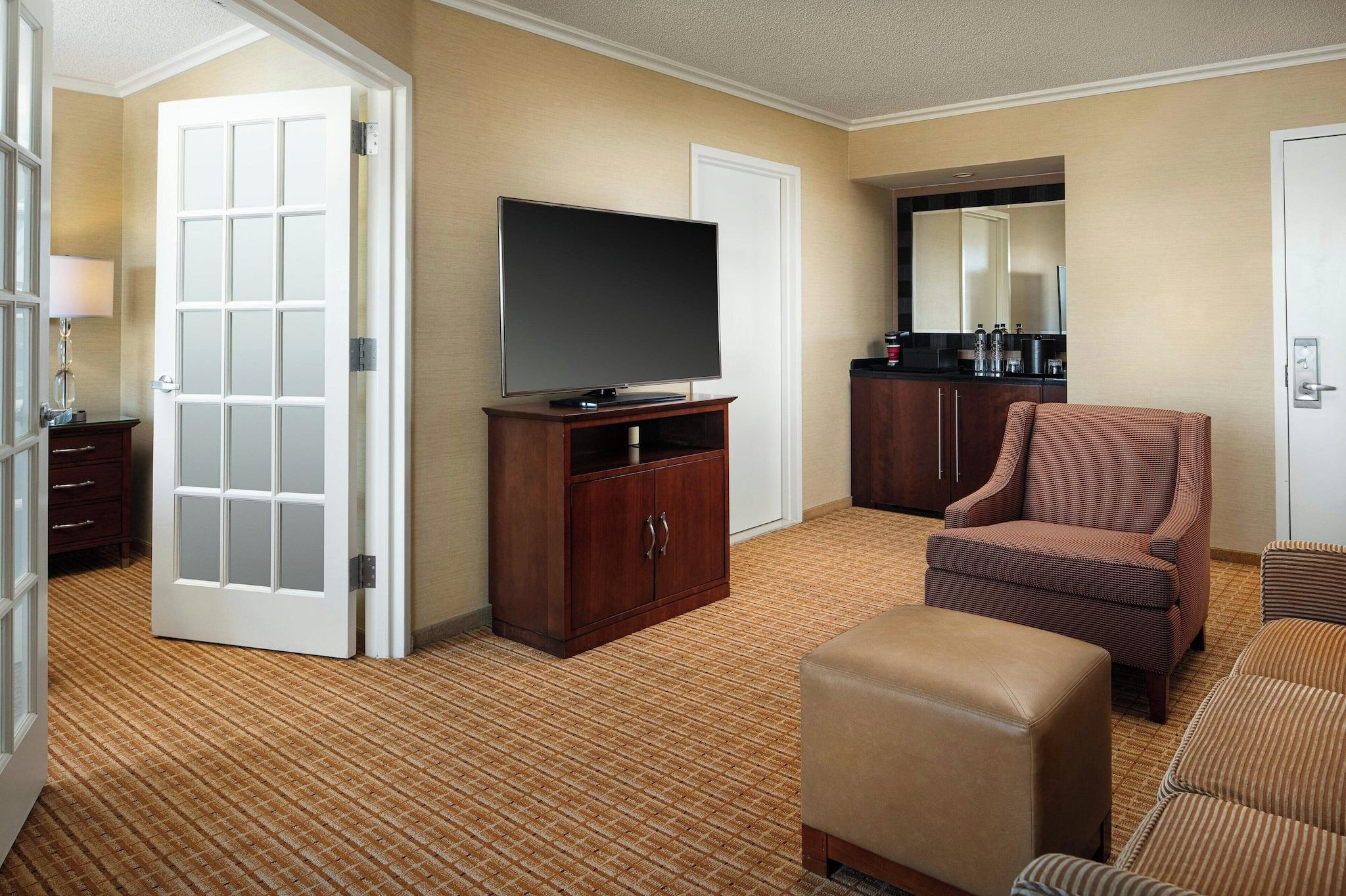 Suite King Size Bed