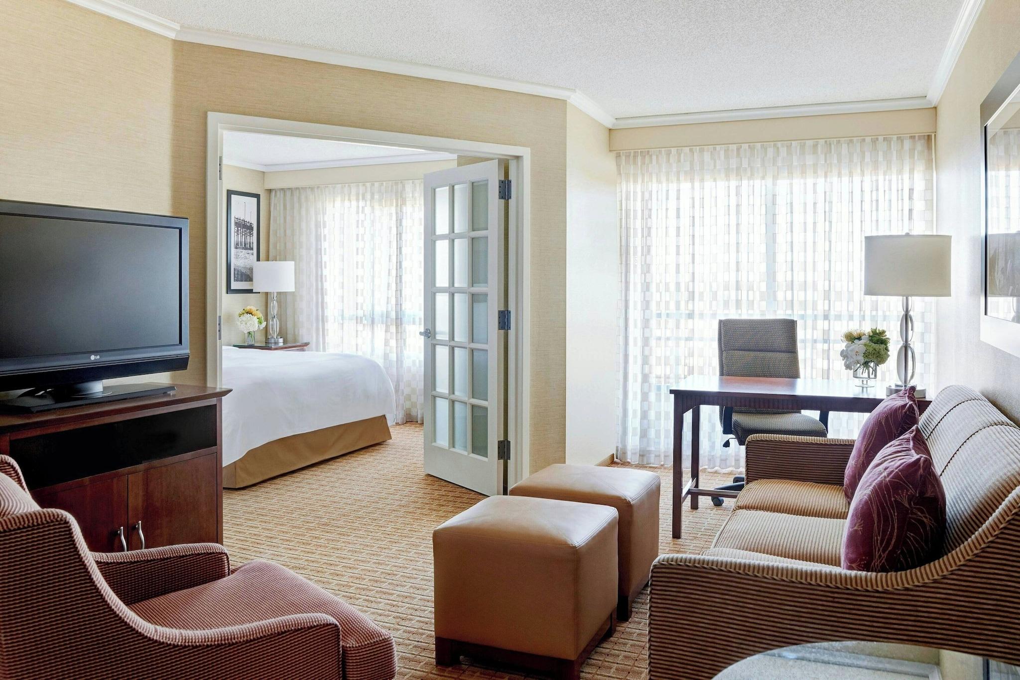 Suite King Size Bed