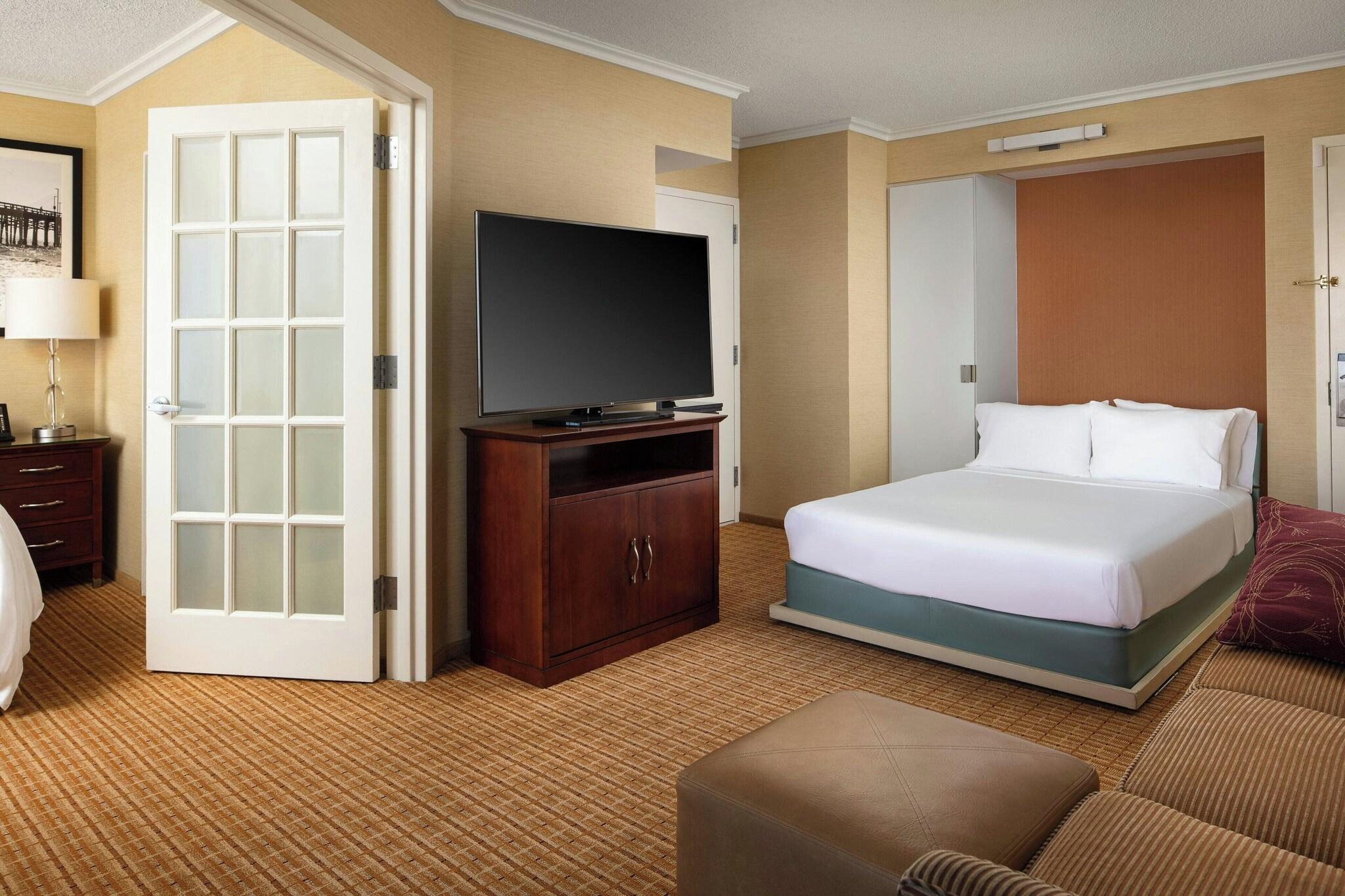 Suite King Size Bed