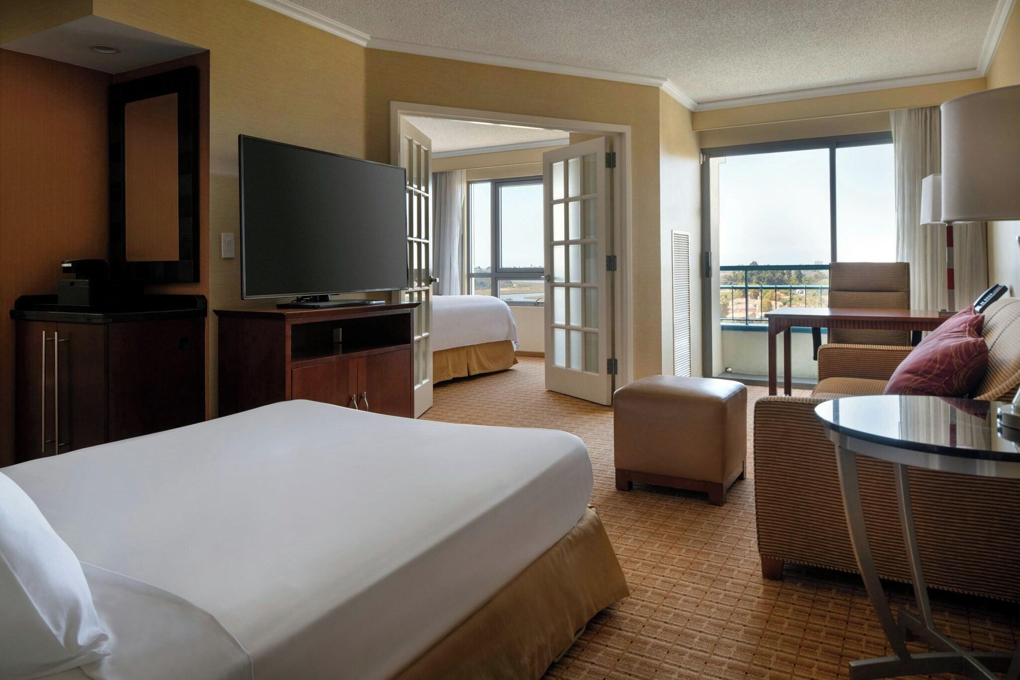 Suite King Size Bed