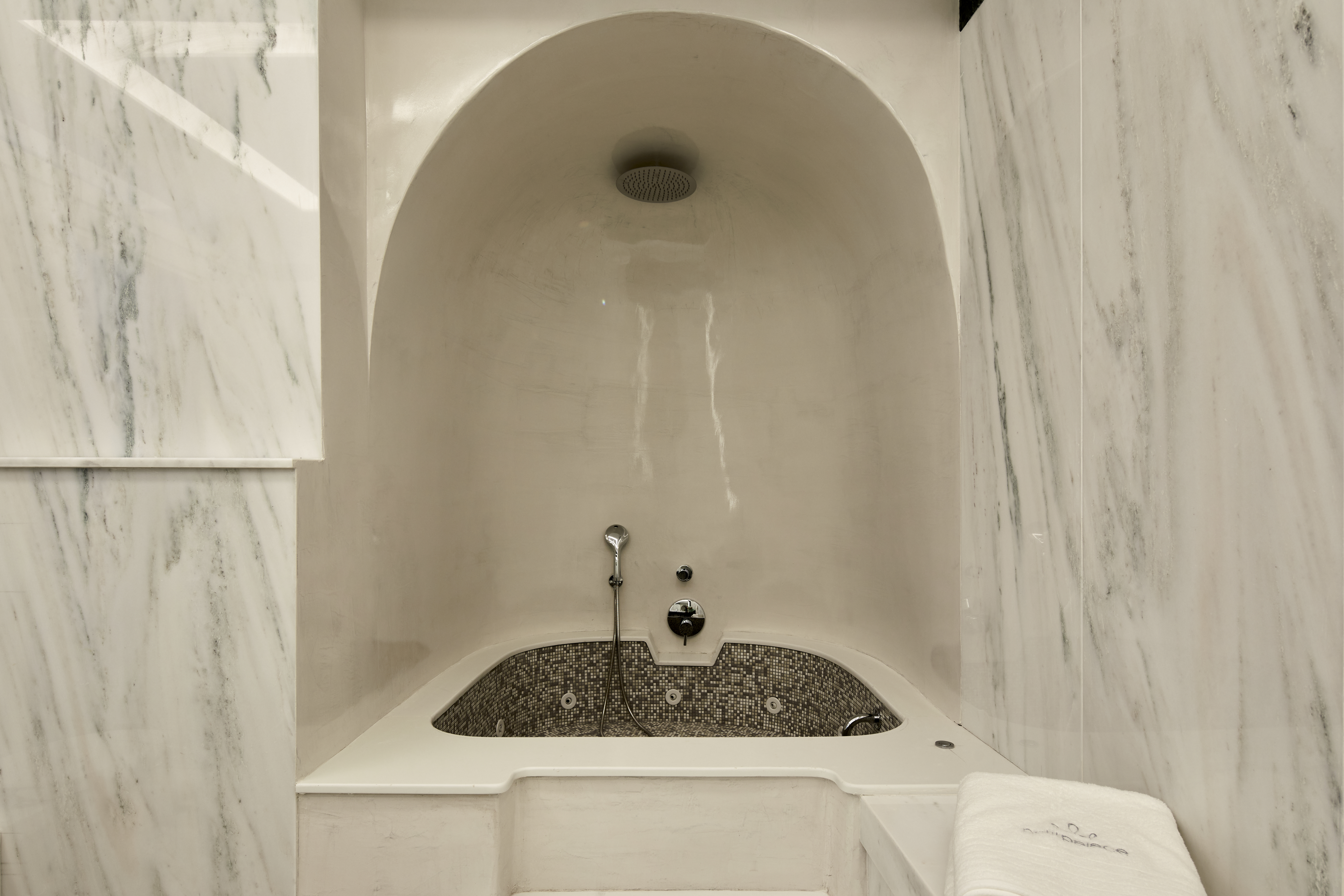 Suite Deluxe with Jacuzzi