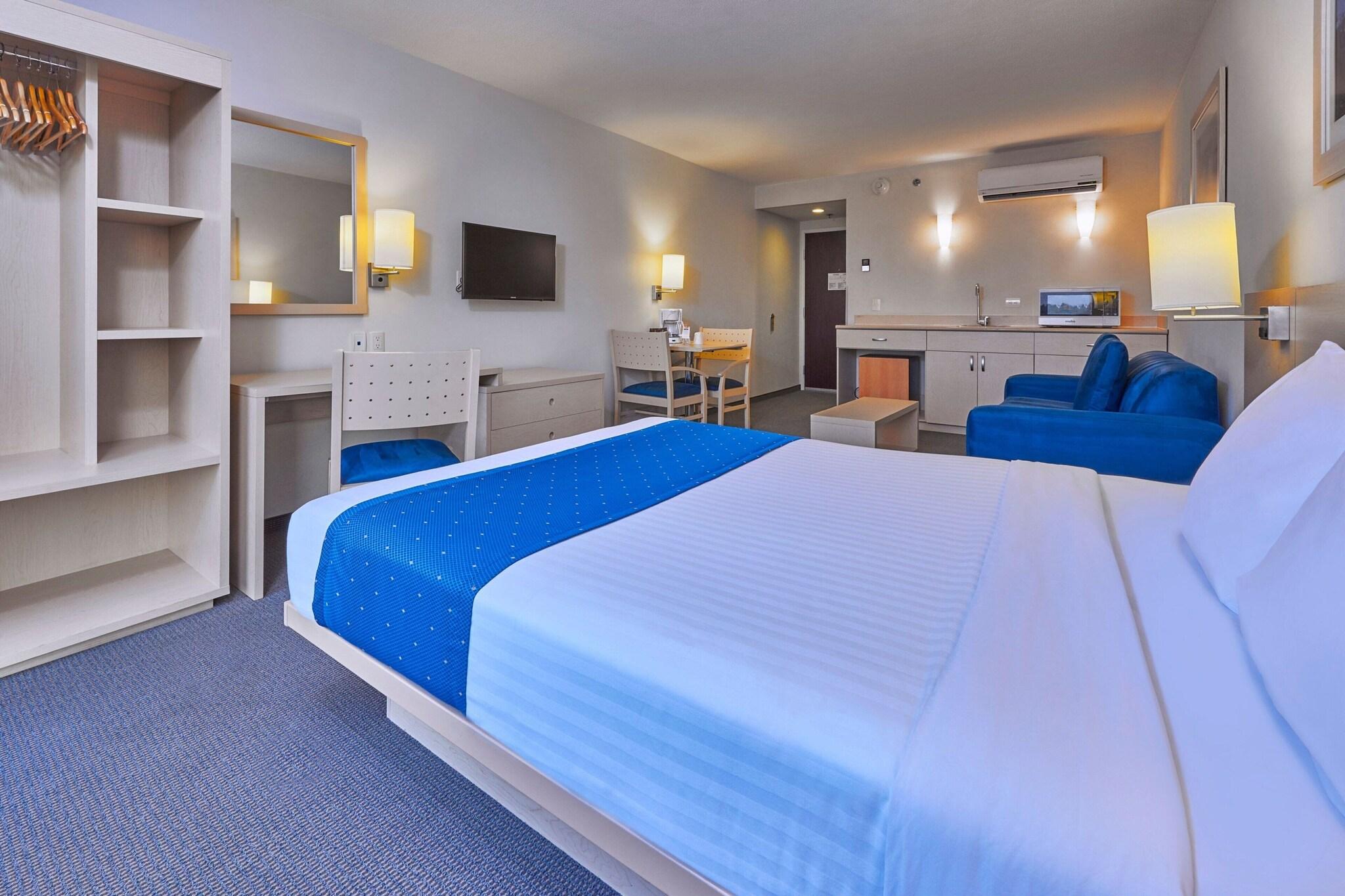 Suite Queen Size Bed