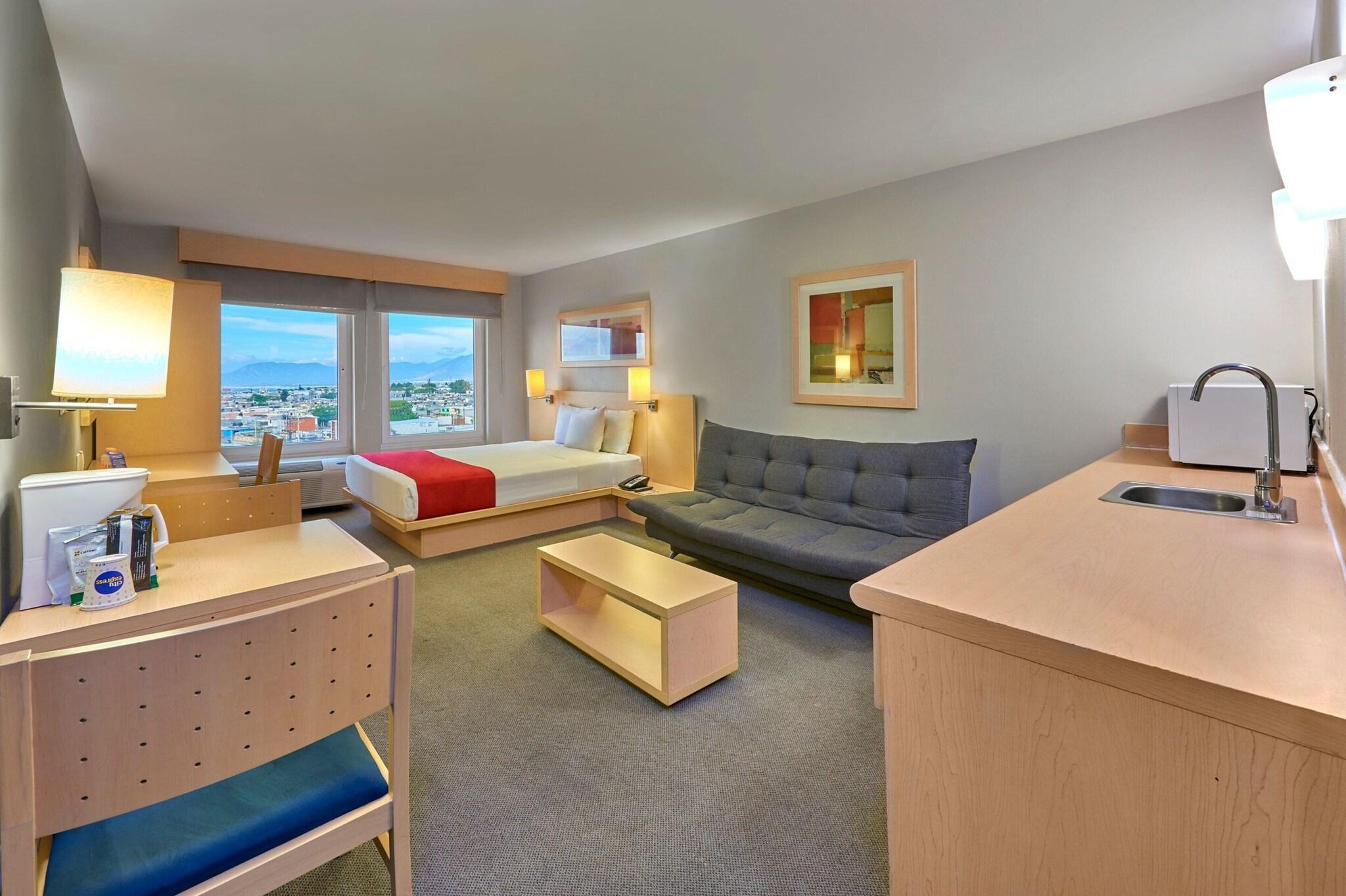 Suite Queen Size Bed