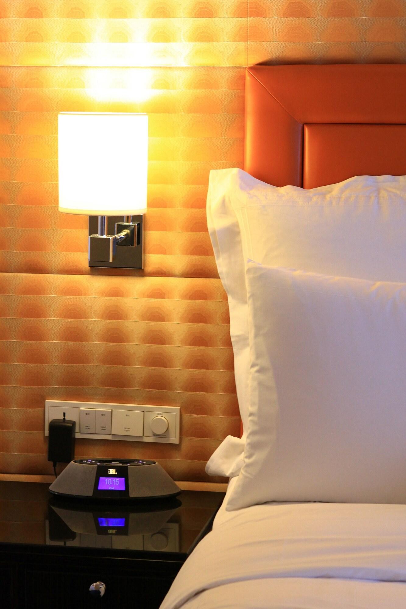 Double Premier King Bed