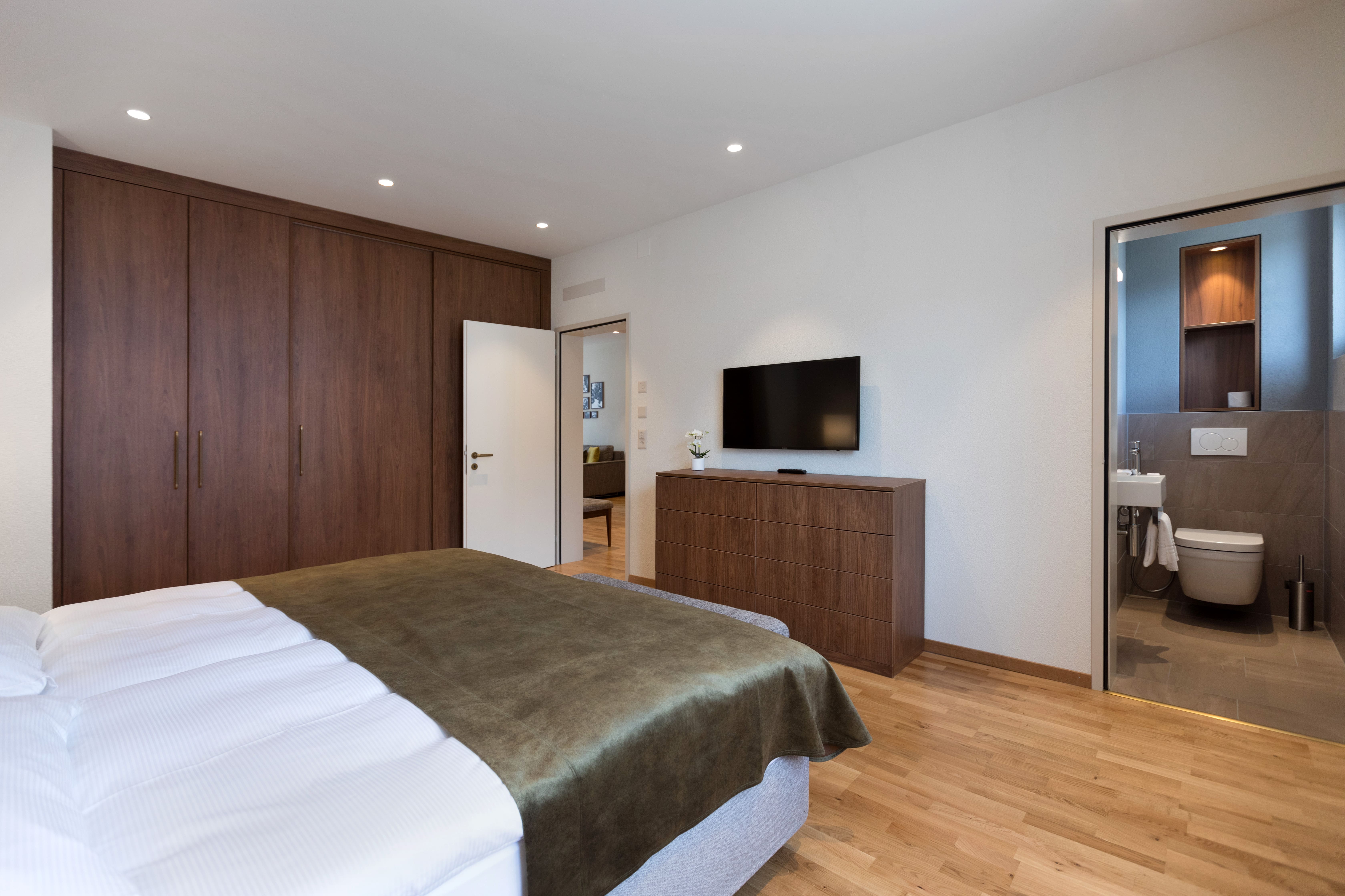 Family Room Lake View