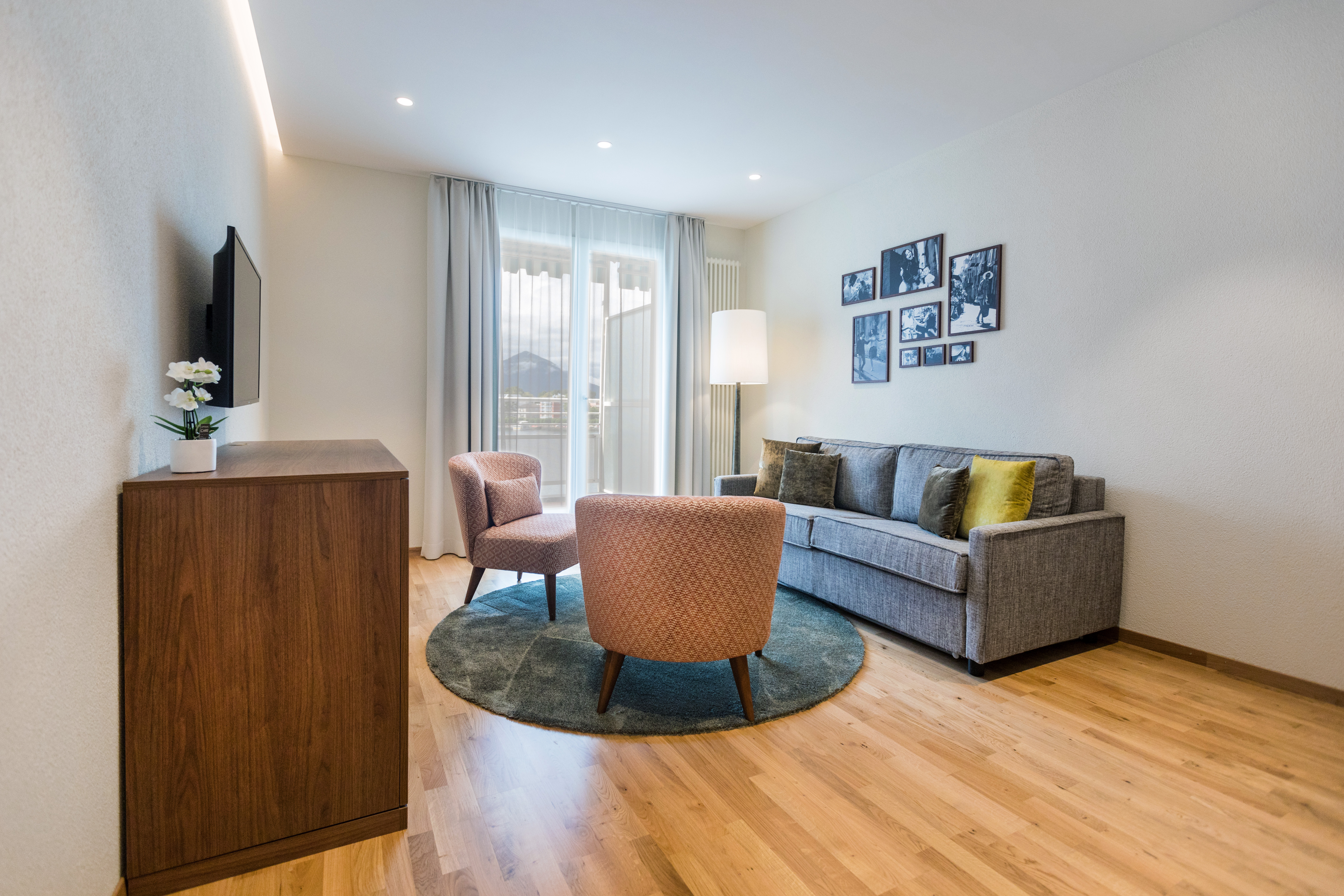 Family Room Lake View