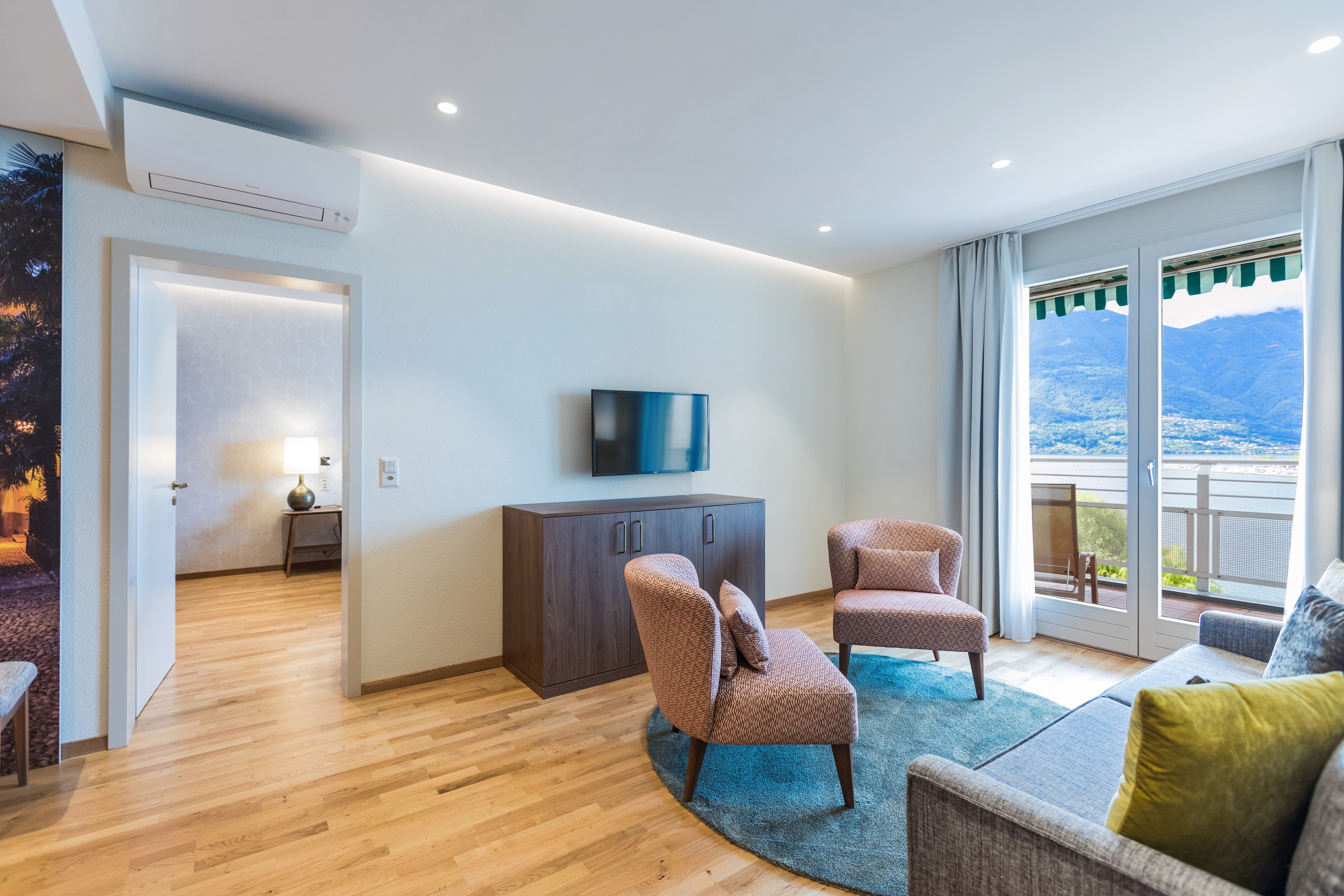 Family Room Lake View