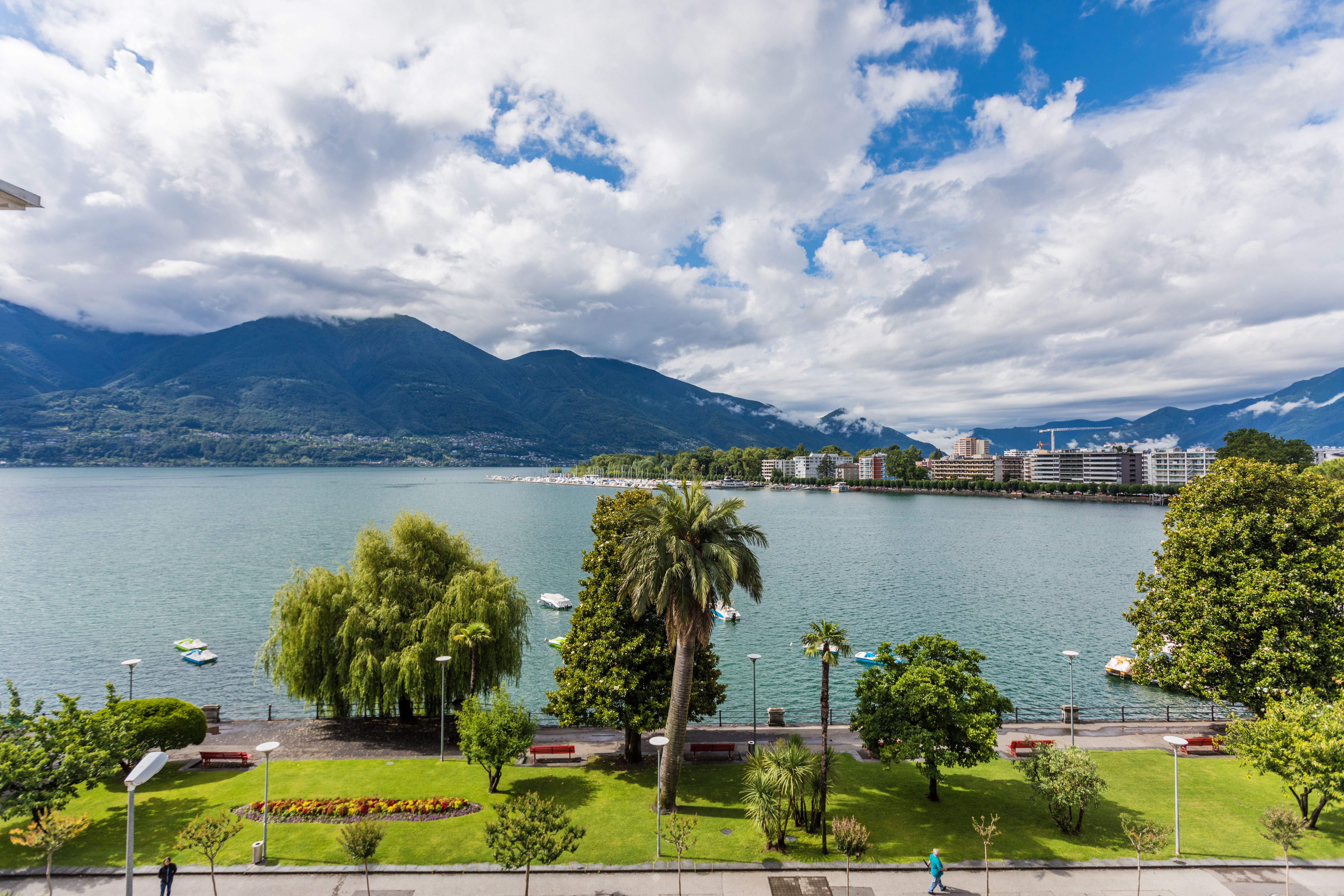 Family Room Lake View