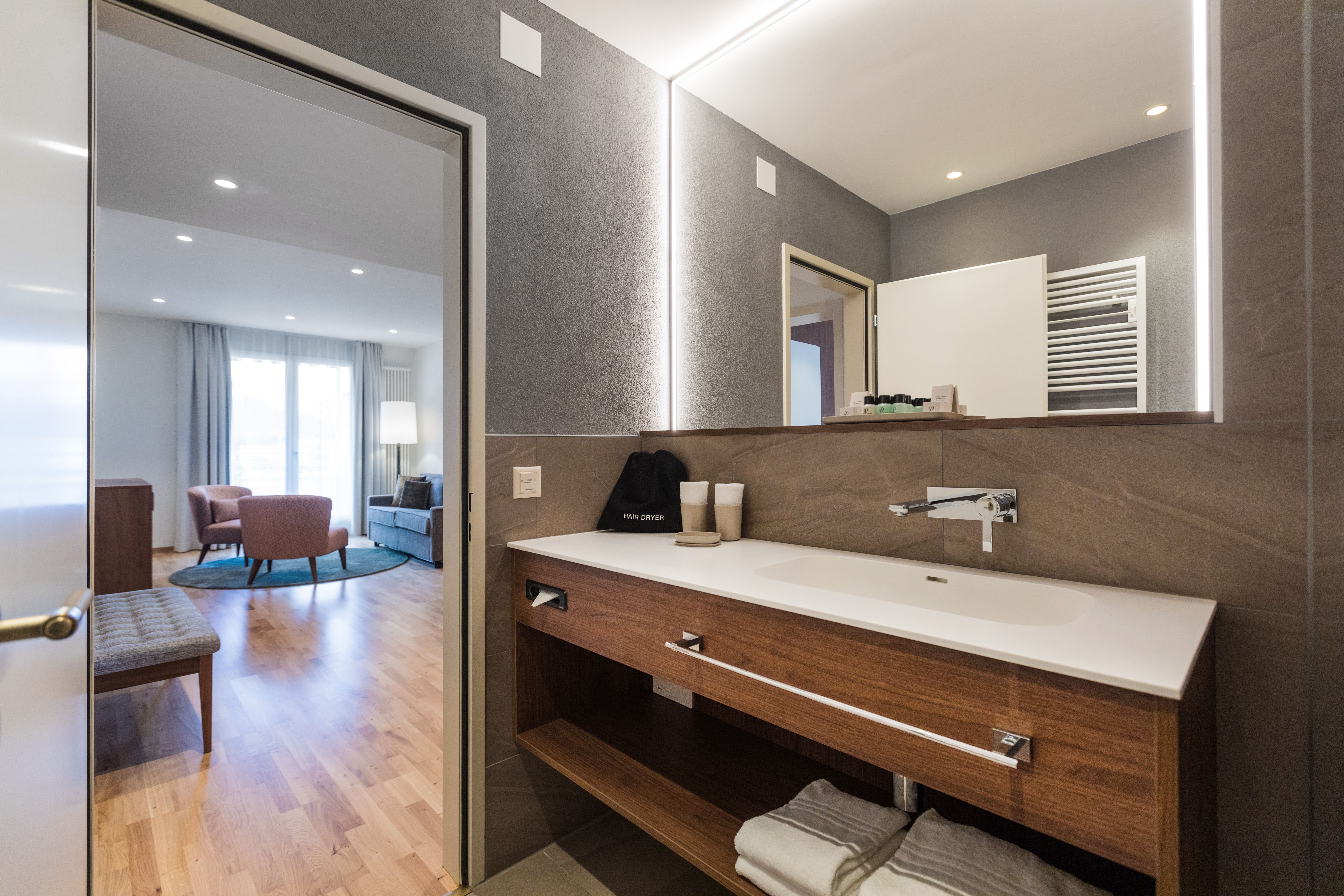 Family Room Lake View