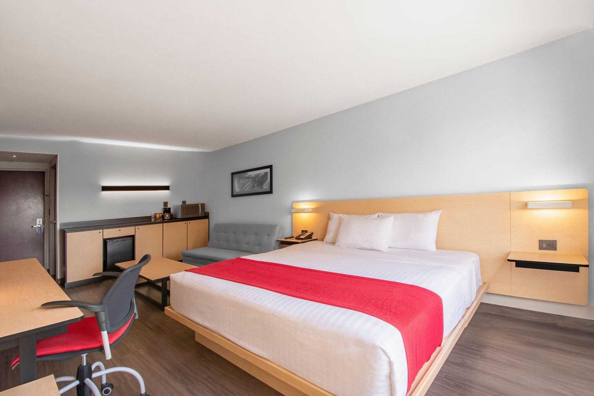 Suite King Size Bed