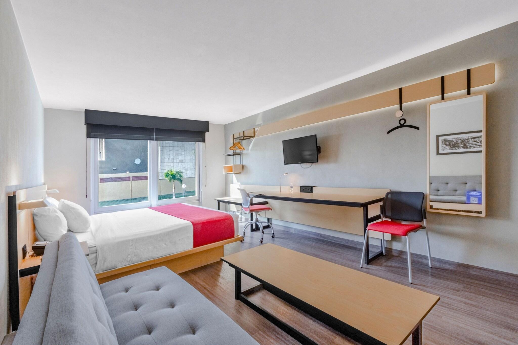 Suite King Size Bed