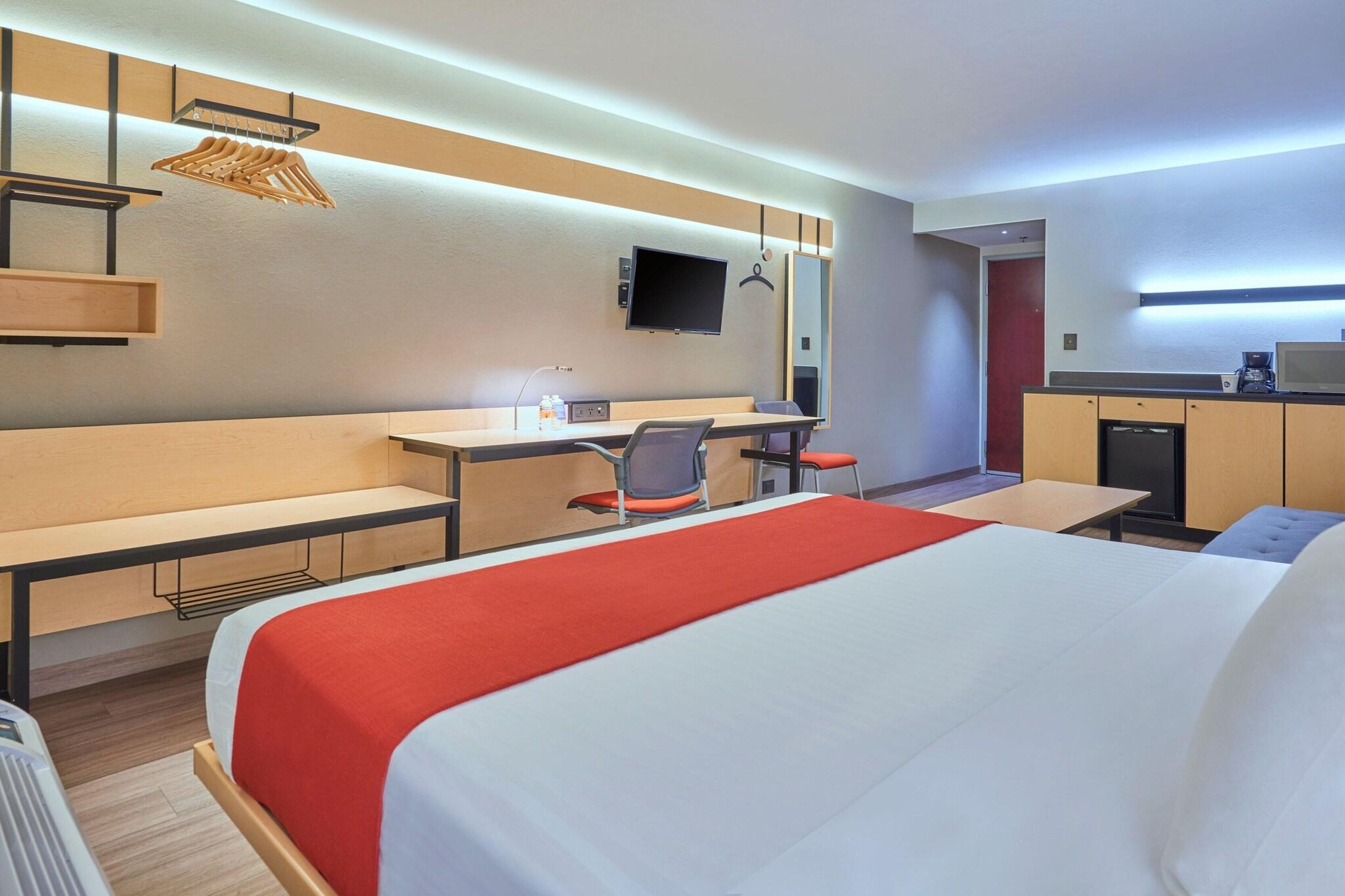 Suite King Size Bed