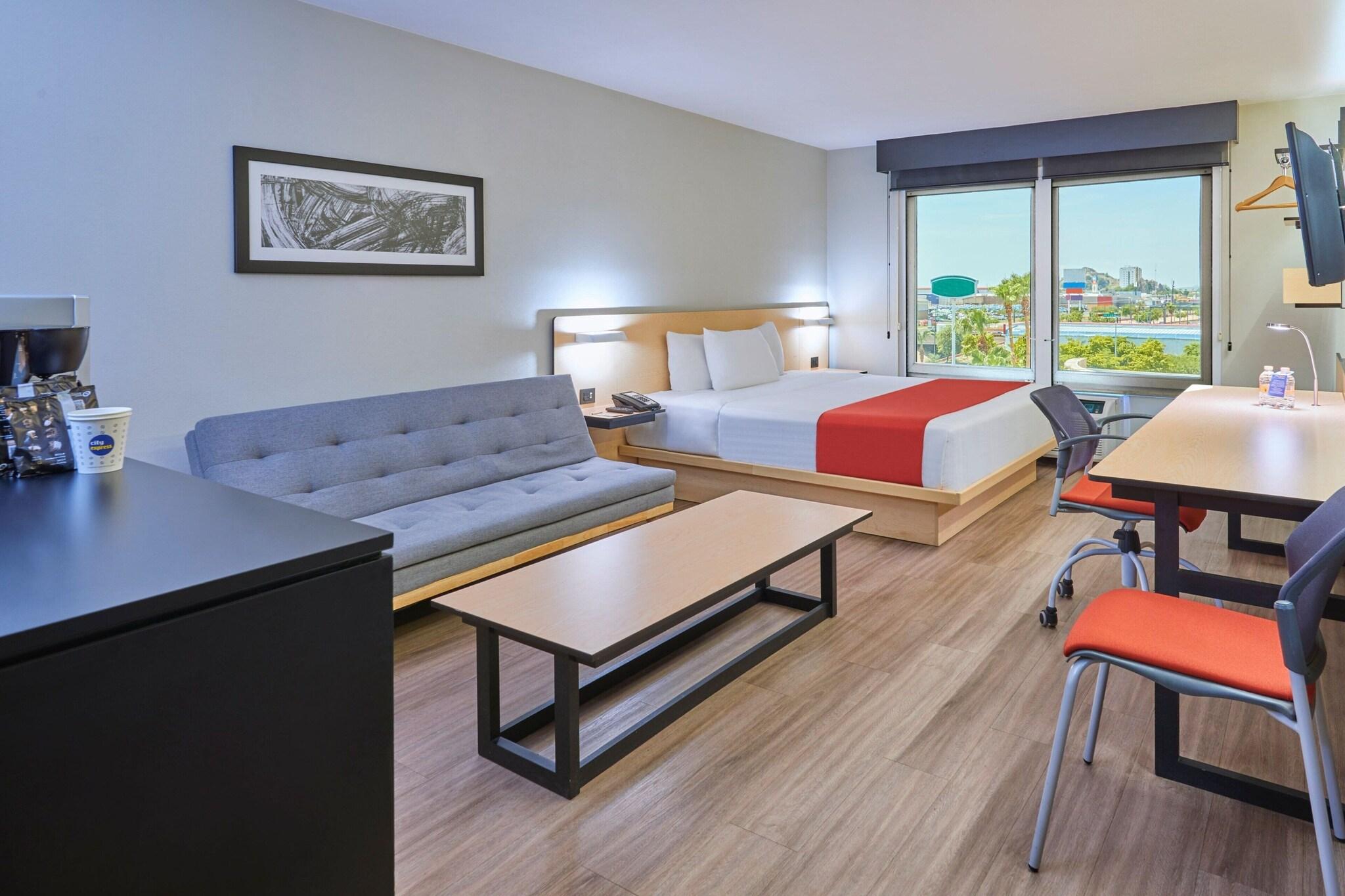 Suite King Size Bed