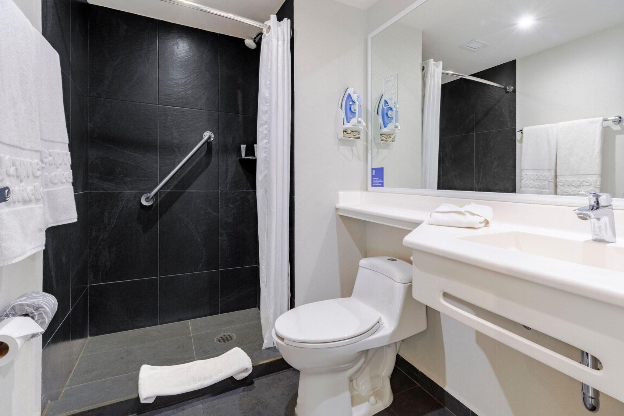 Suite Queen Size Bed