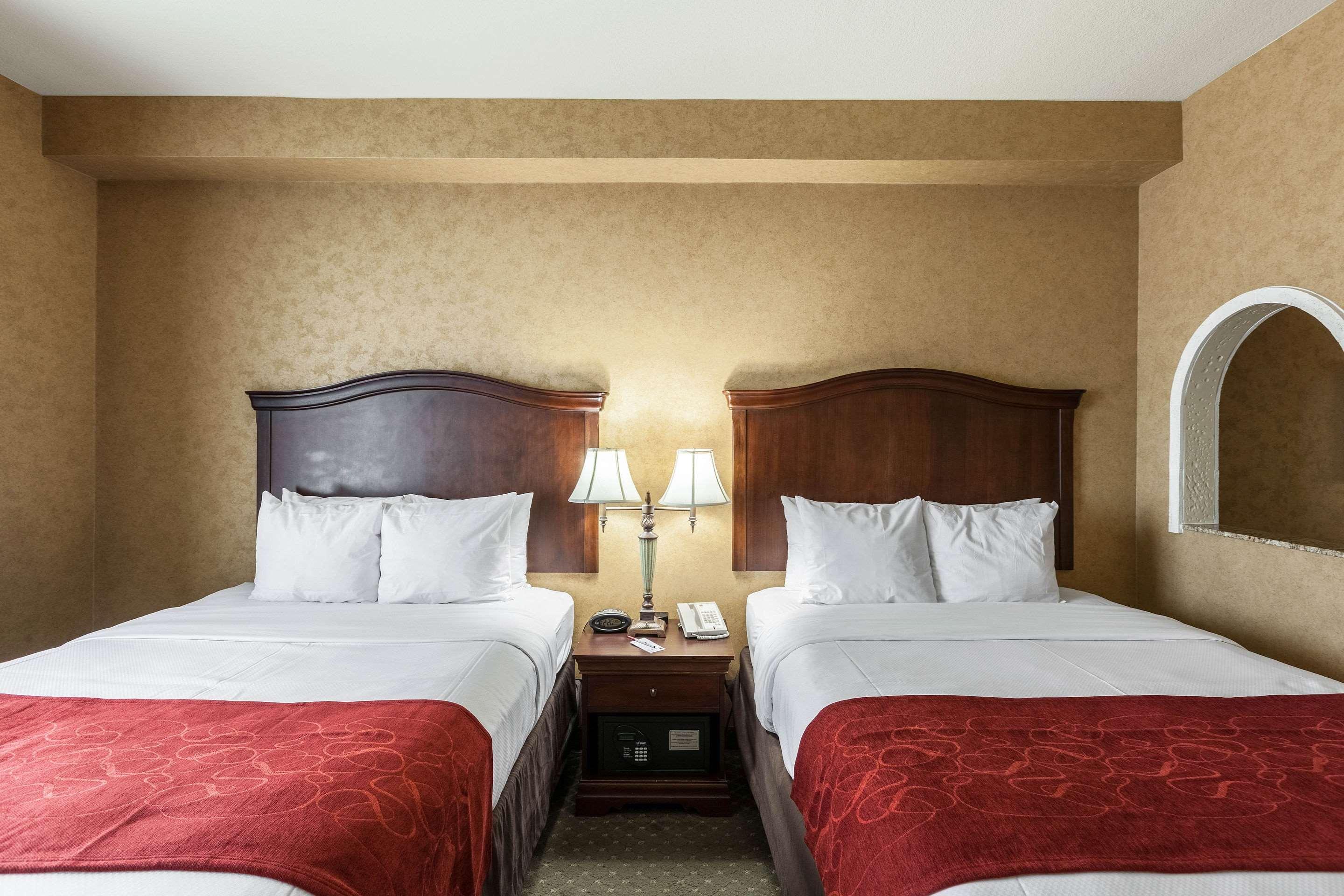 Suite Two Queen Beds