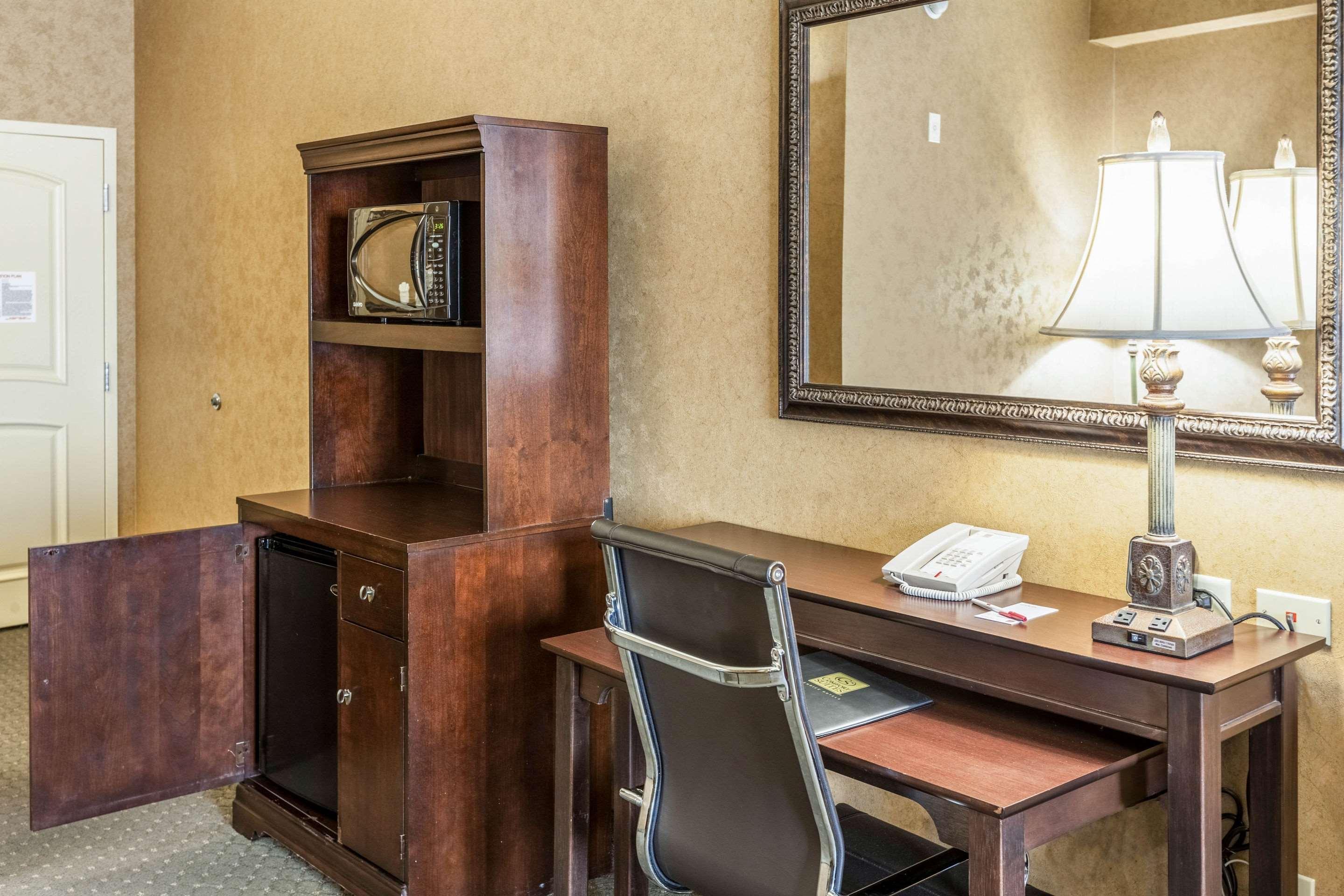 Suite Queen Bed Non Smoking